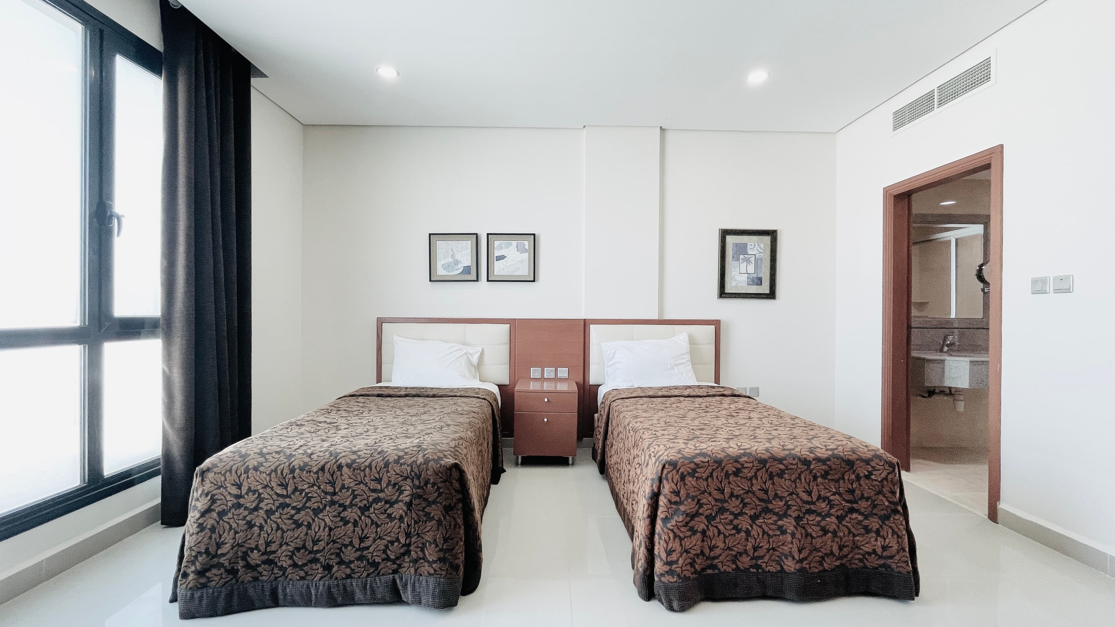 HOUSE KEEPING | SPACIOUS ROOMS | BALCONY | CITYVIEW
