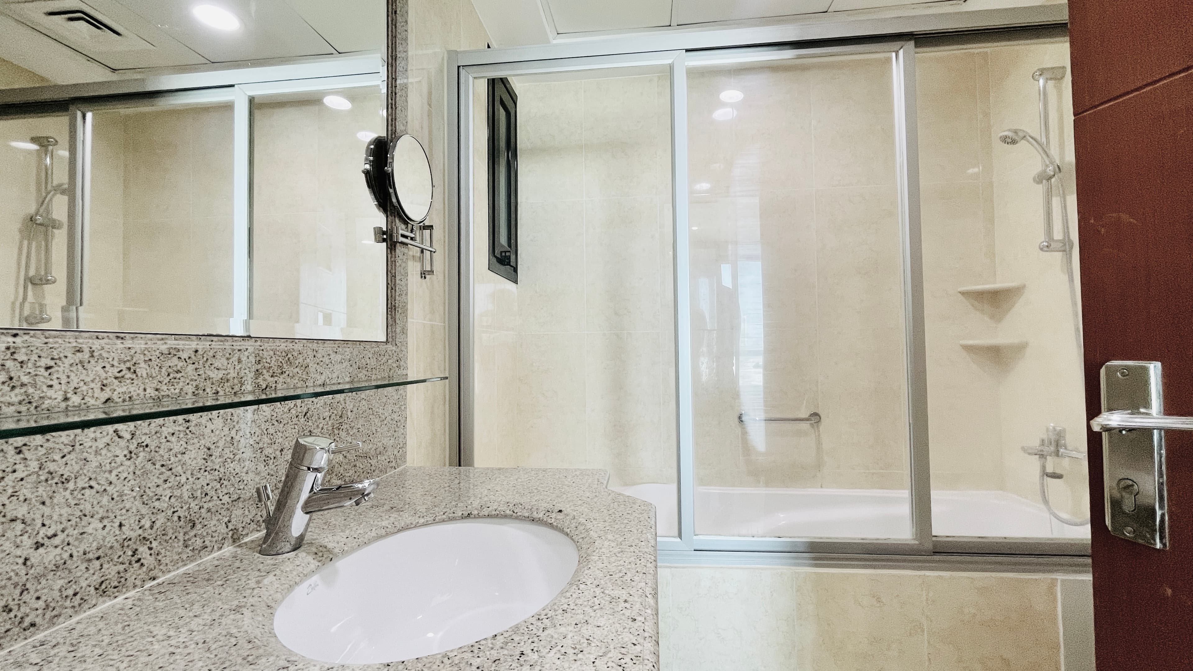 HOUSE KEEPING | SPACIOUS ROOMS | BALCONY | CITYVIEW
