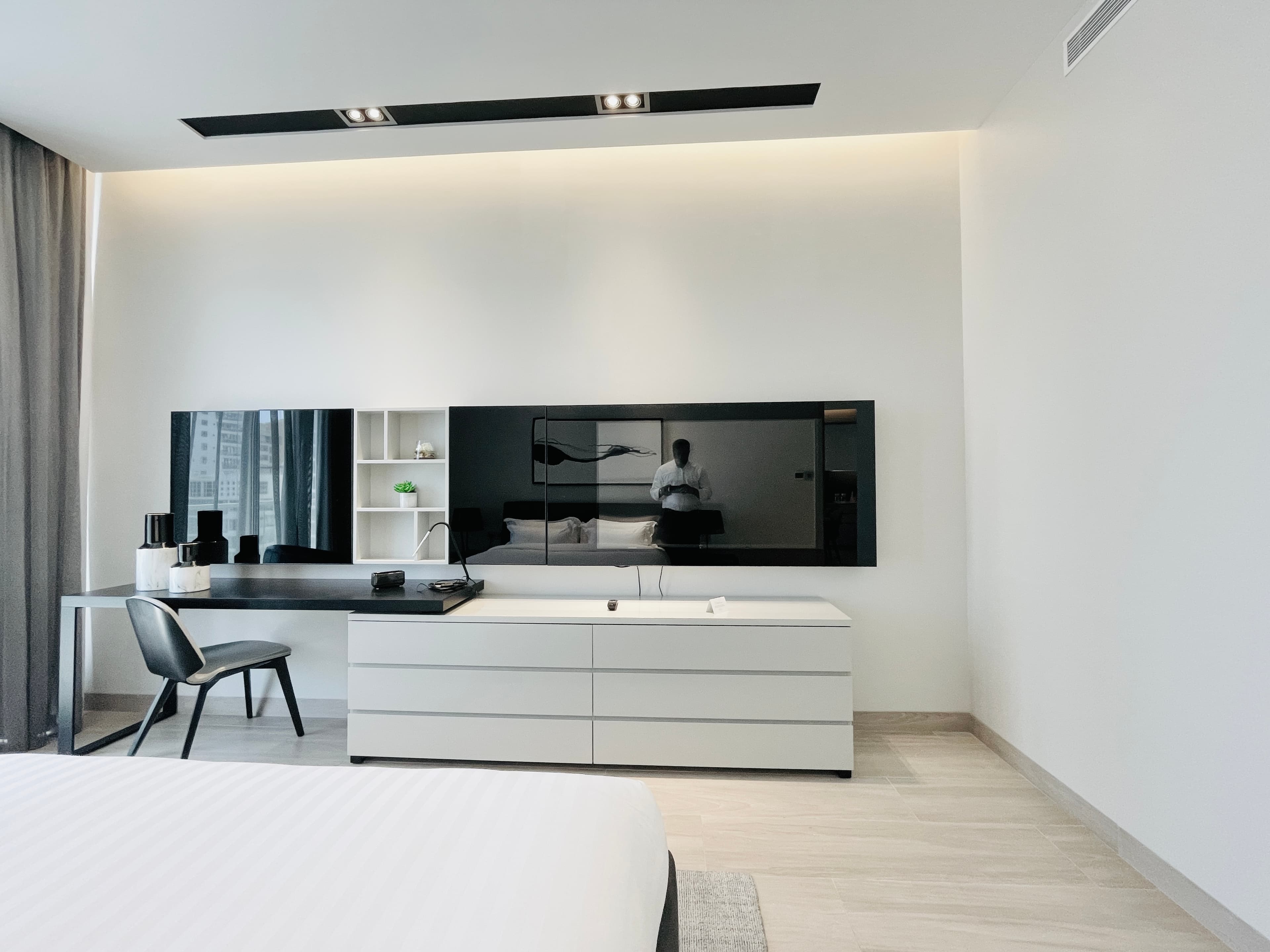 LUXURY | SPACIOUS ROOM | SEA VIEW | BALCONY