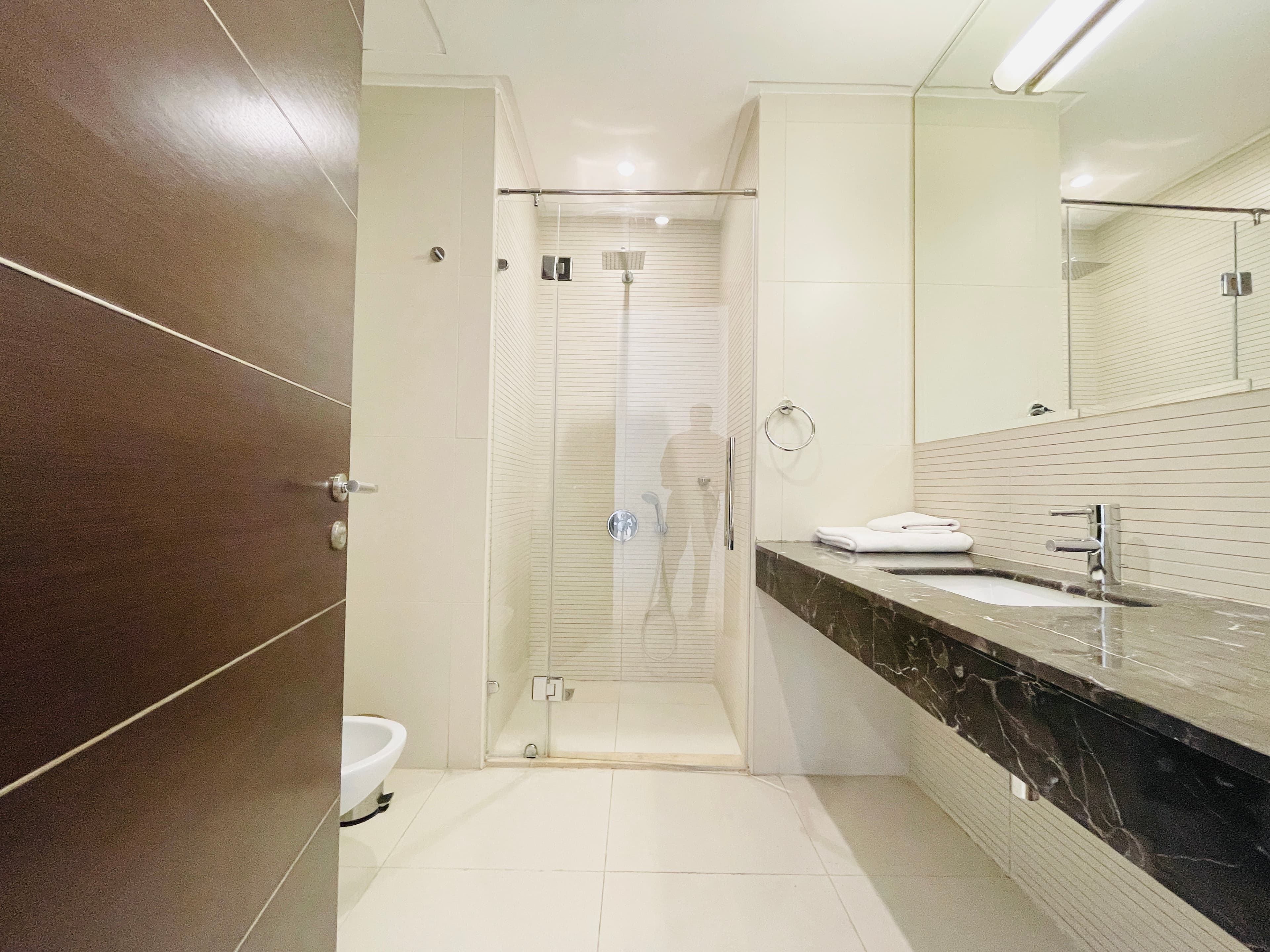 CITY VIEW | UNLIMITED EWA | HOUSEKEEPING | SPACIOUS