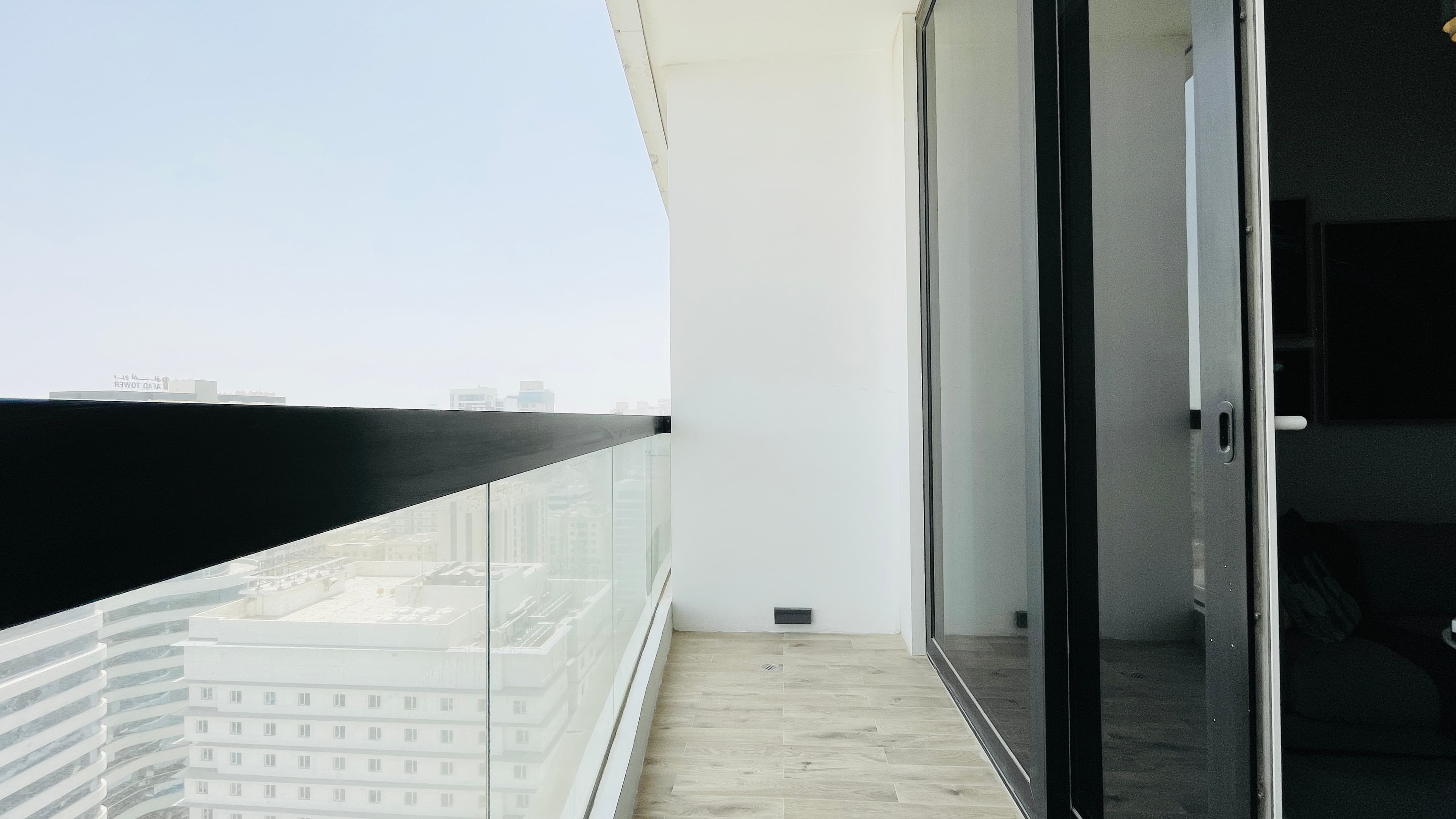 LUXURY | GREAT AMENITIES | MODERN | BALCONY