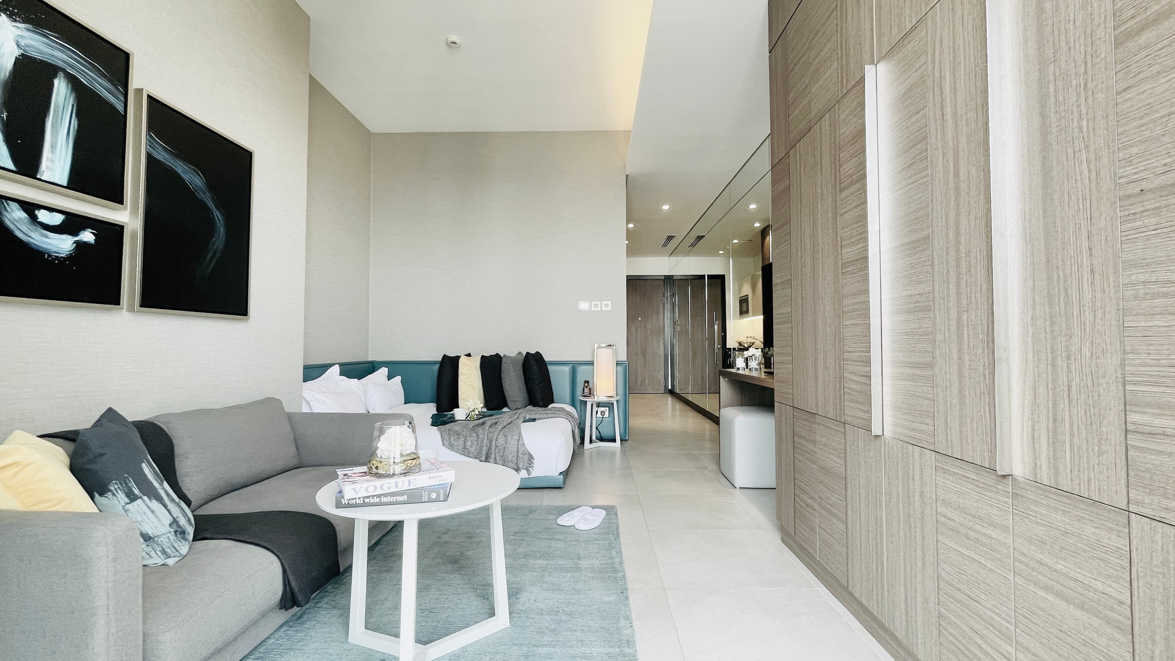 LUXURY | GREAT AMENITIES | MODERN | BALCONY