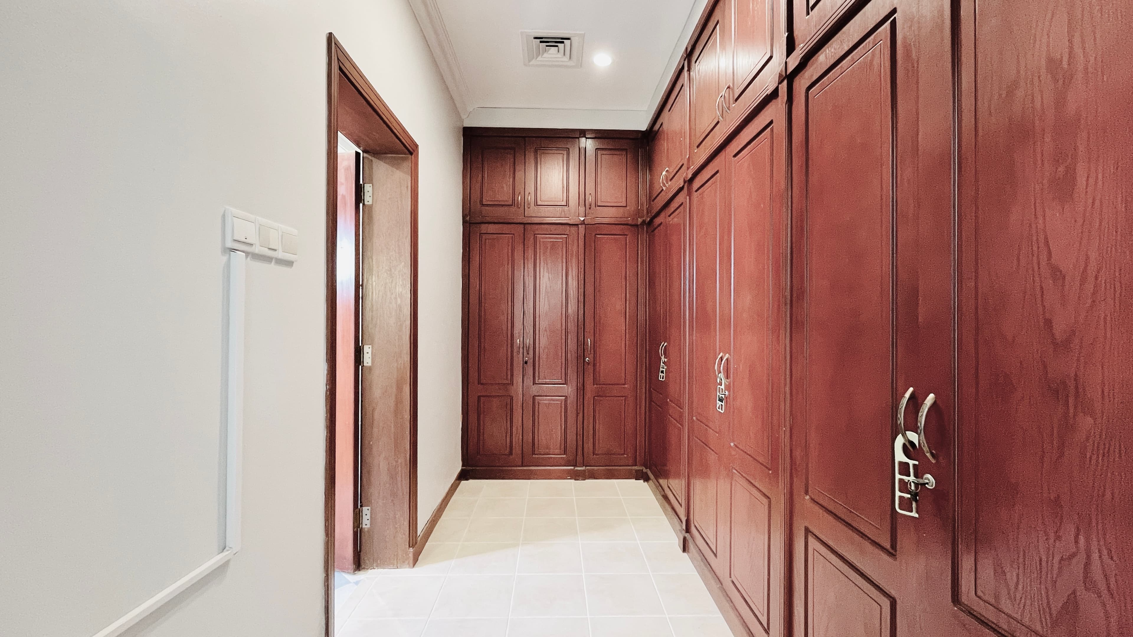 FURNISHED VILLA | TERRACE | SPACIOUS | PRIVATE GARAGE
