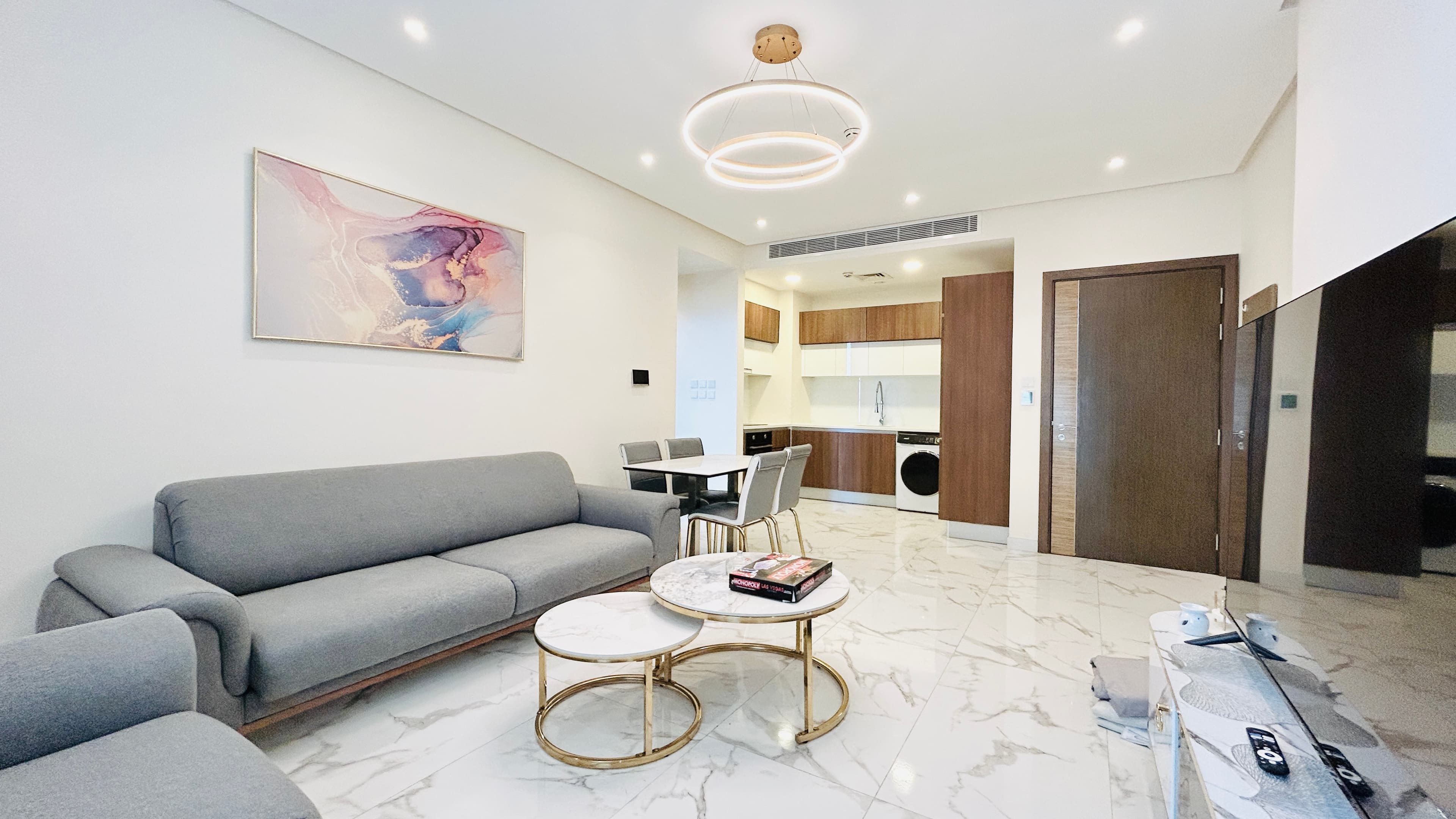 BALCONY | CITYVIEW | SPACIOUS ROOMS | GREAT FACILITIES