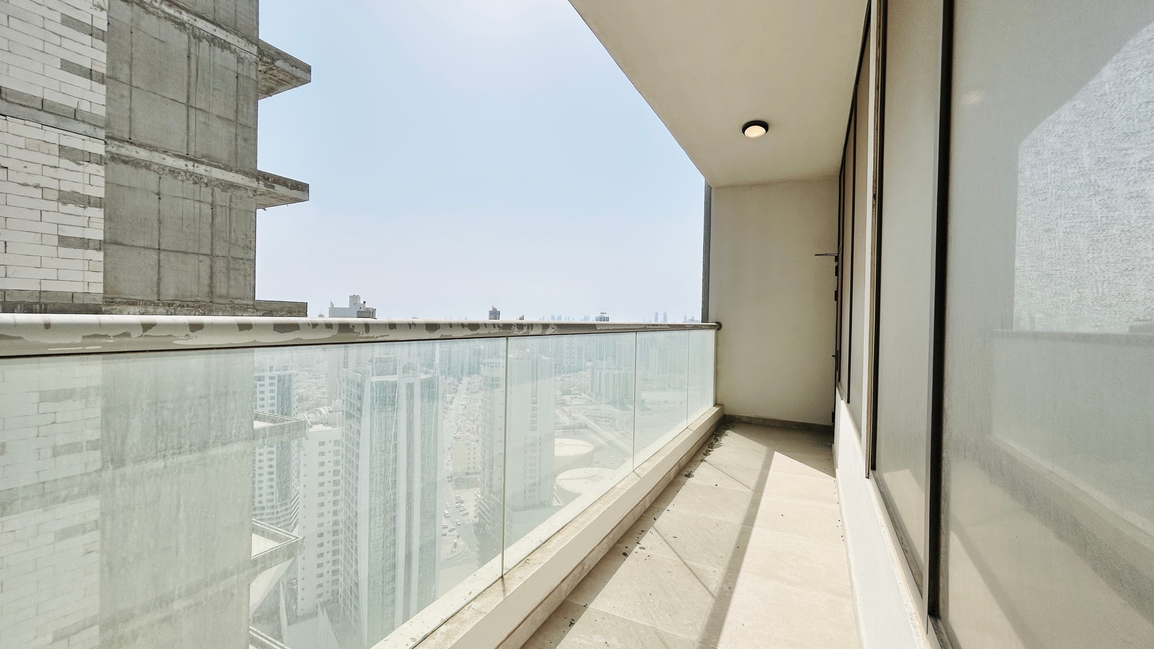 BALCONY | CITYVIEW | SPACIOUS ROOMS | GREAT FACILITIES