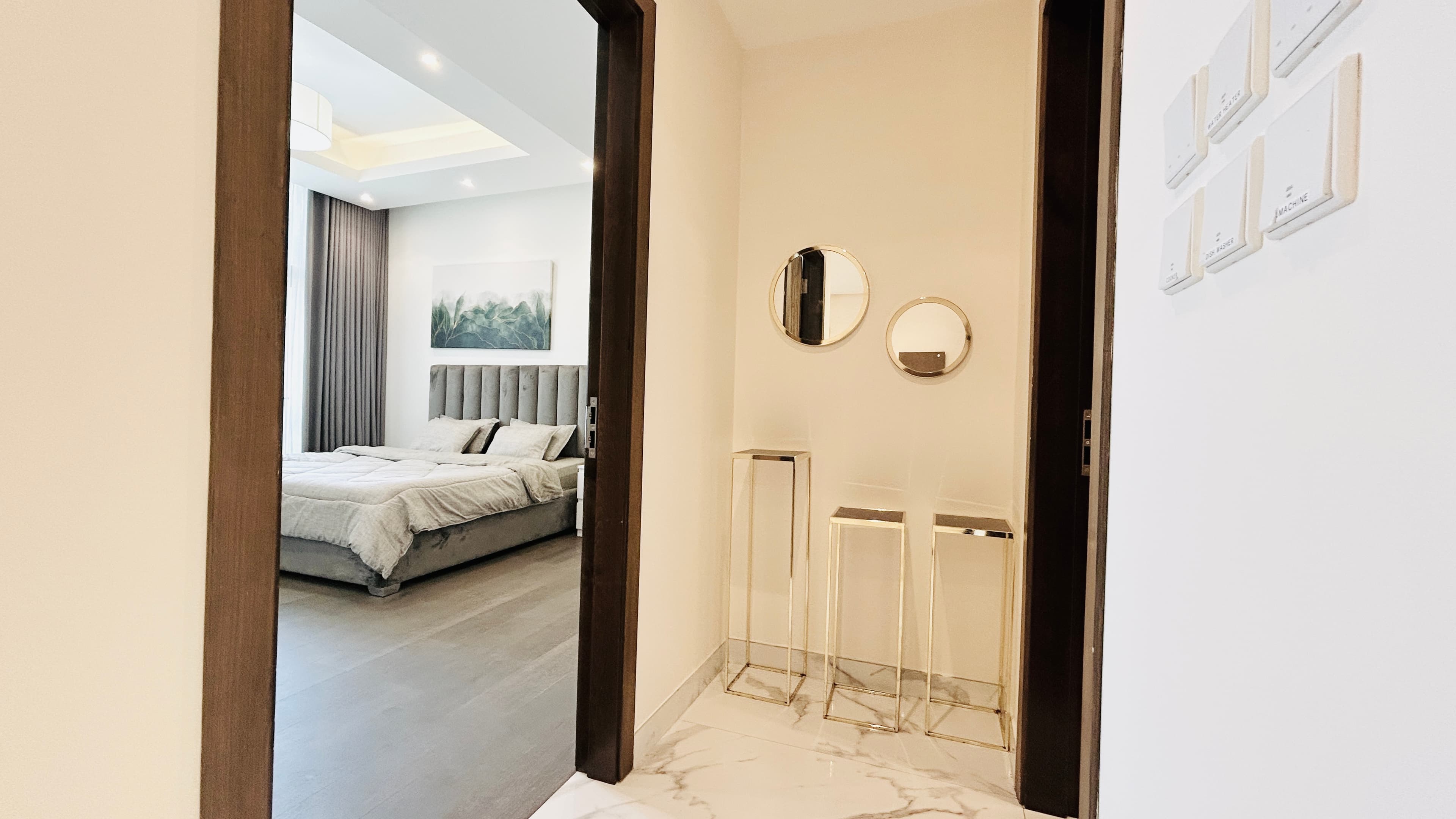 BALCONY | CITYVIEW | SPACIOUS ROOMS | GREAT FACILITIES