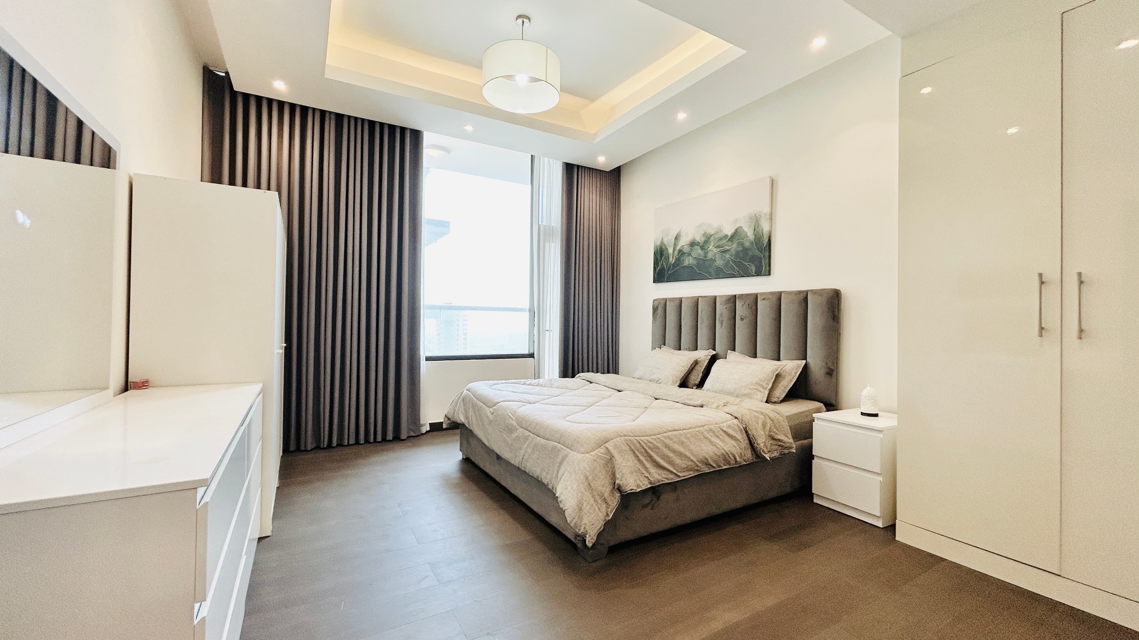 BALCONY | CITYVIEW | SPACIOUS ROOMS | GREAT FACILITIES