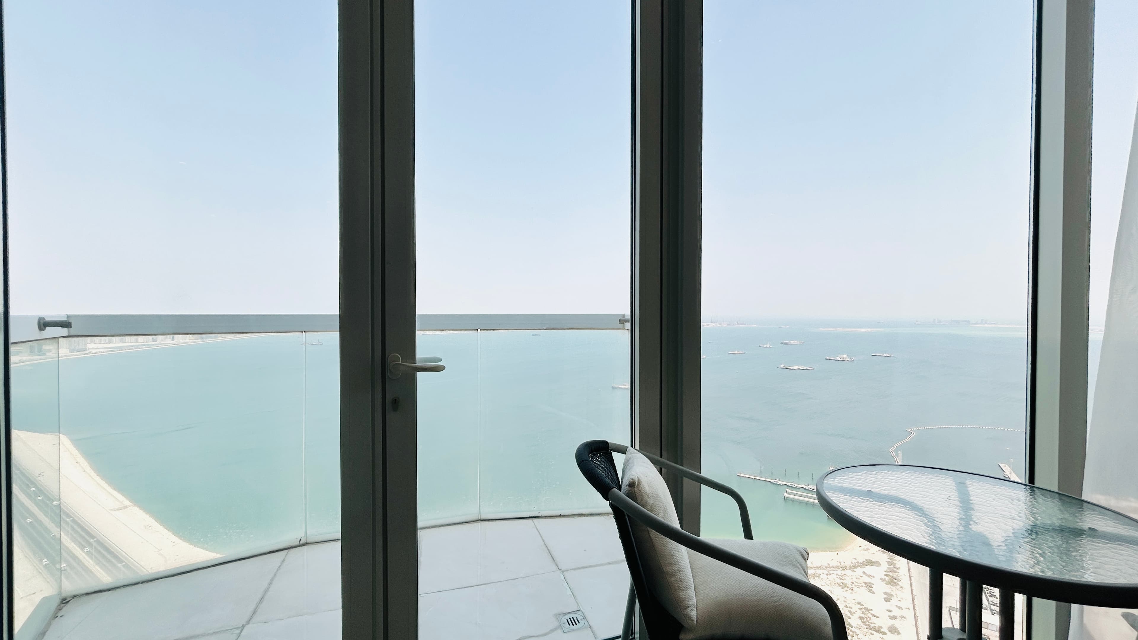 LUXURY | FULL SEA VIEW | SPACIOUS ROOM | BALCONY
