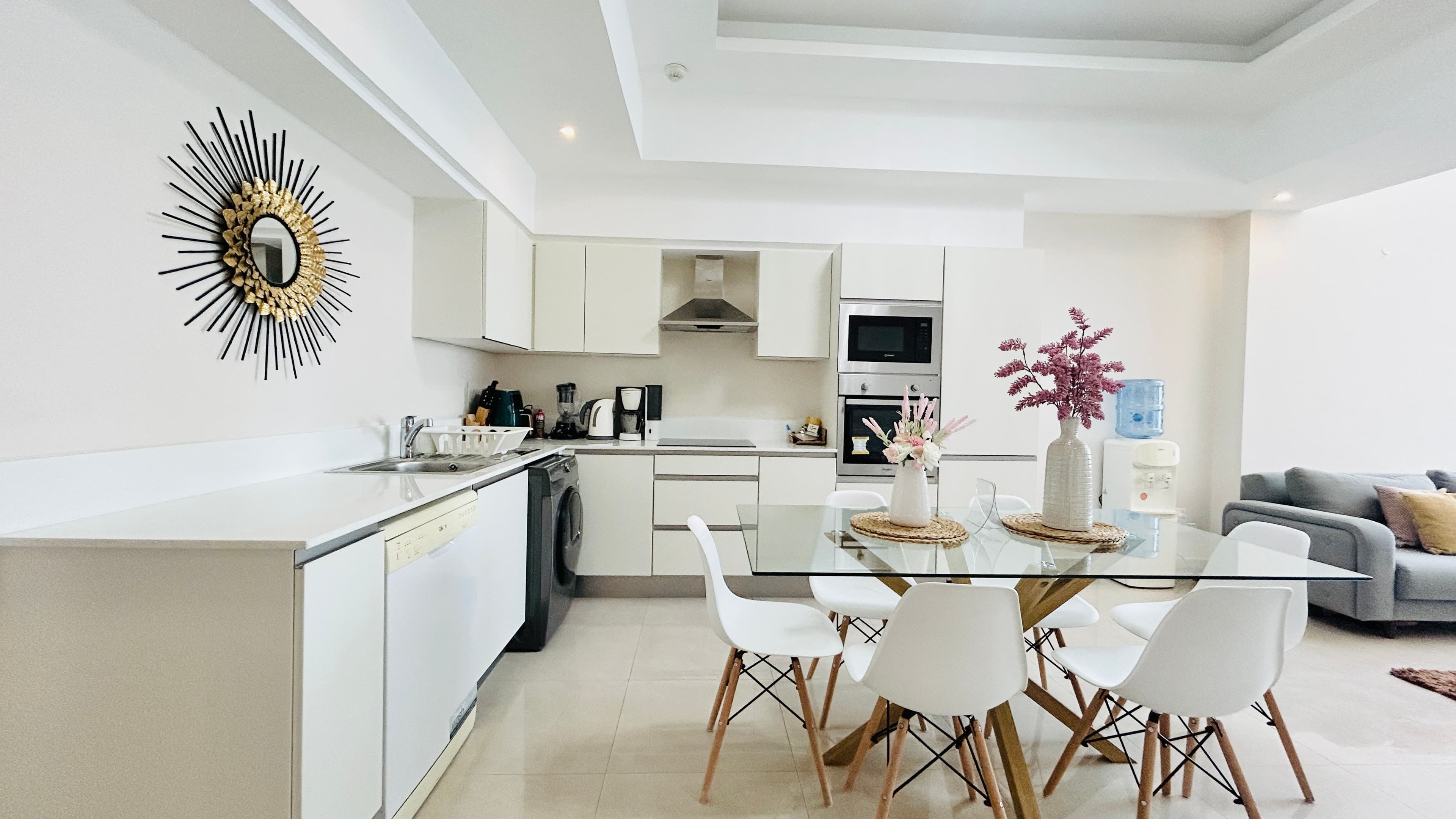 LUXURY | FULL SEA VIEW | SPACIOUS ROOM | BALCONY
