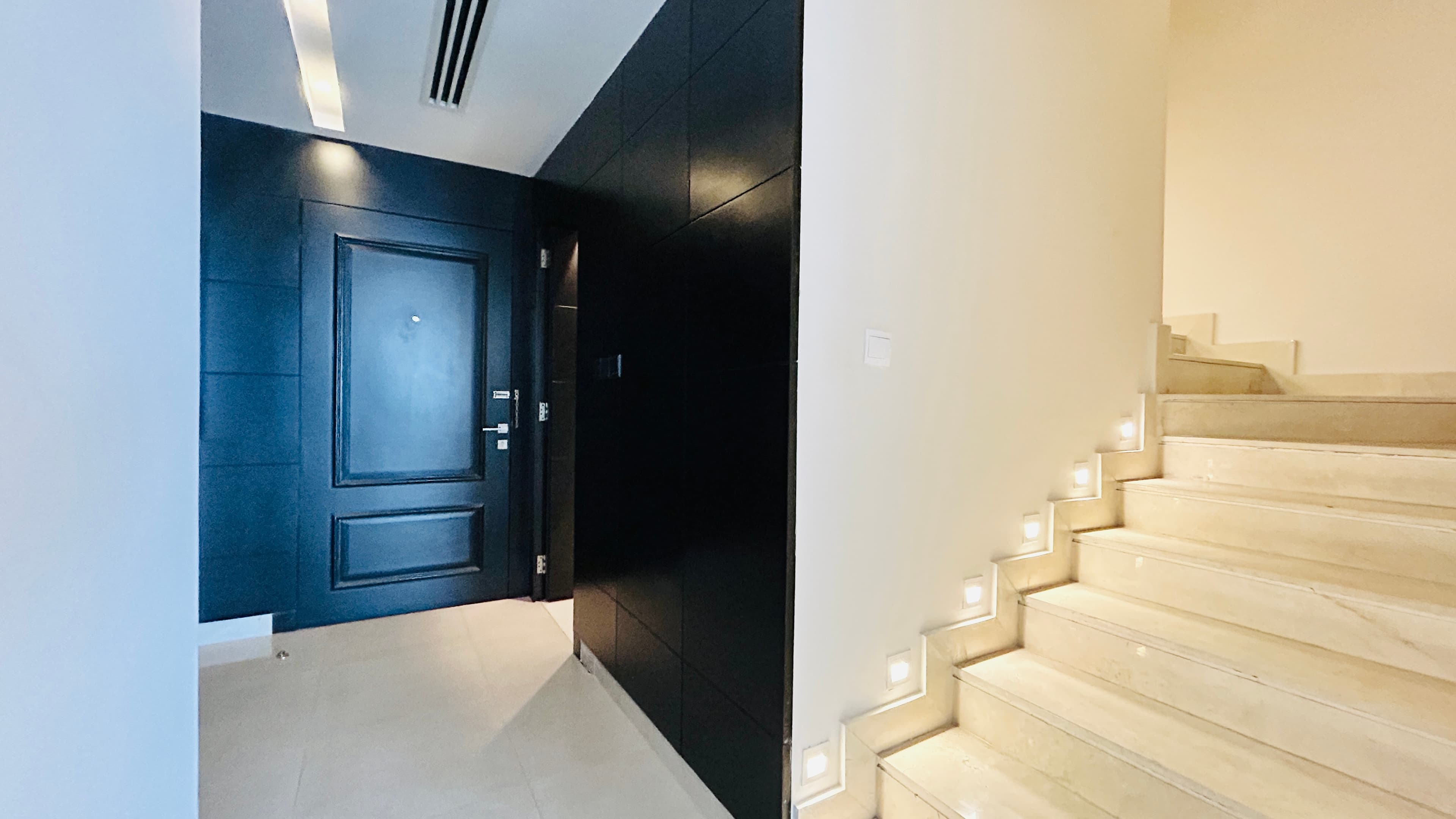 LUXURY | FULL SEA VIEW | SPACIOUS ROOM | BALCONY
