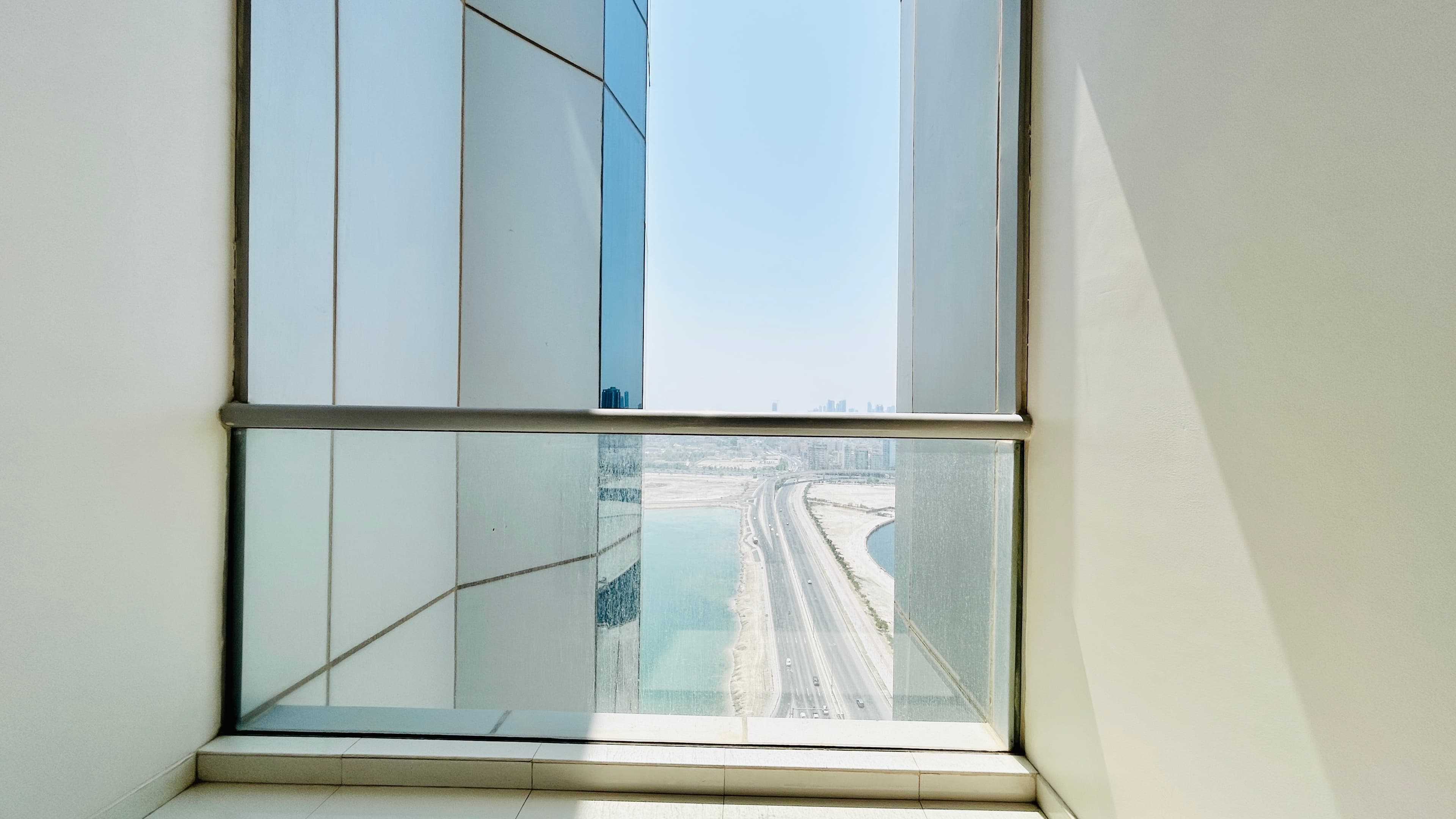 MODERN | SEA VIEW | BRIGHT LIGHT | HIGH-END AMENITIES