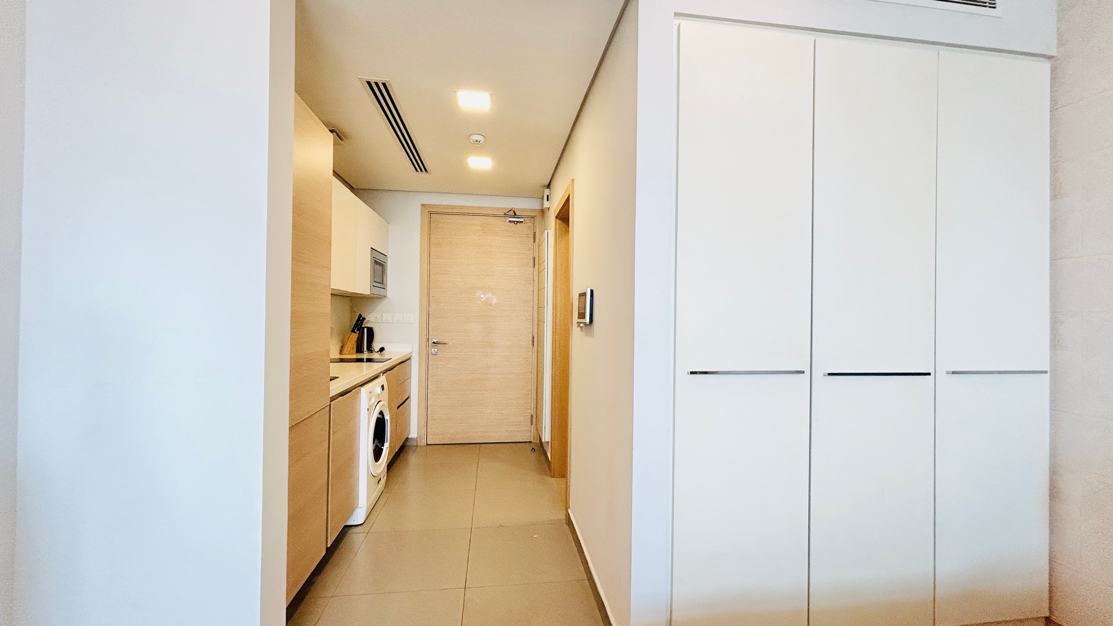 FULL CITY VIEW | BALCONY | MODERN | AMENITIES