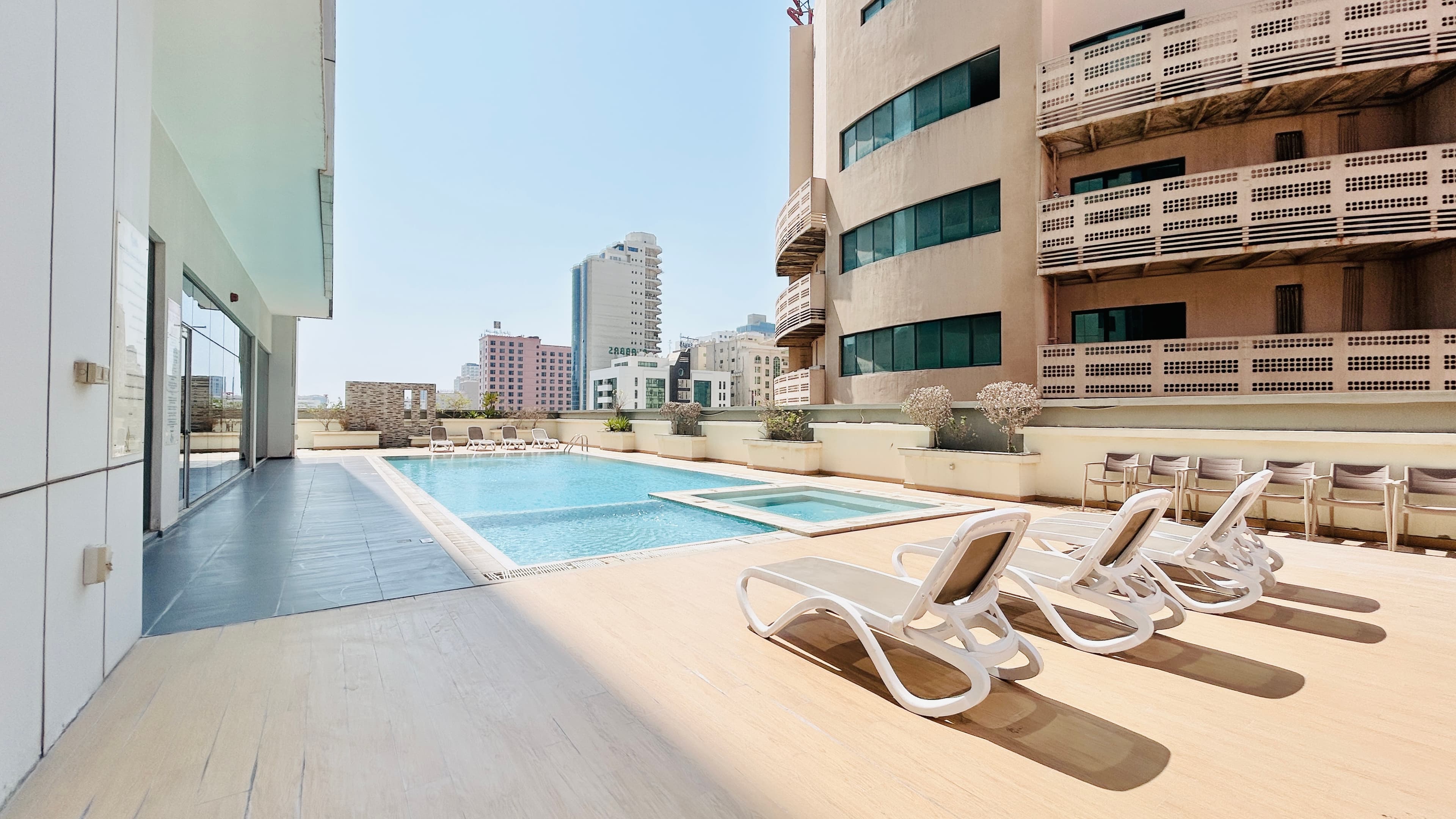 FULL CITY VIEW | BALCONY | MODERN | AMENITIES