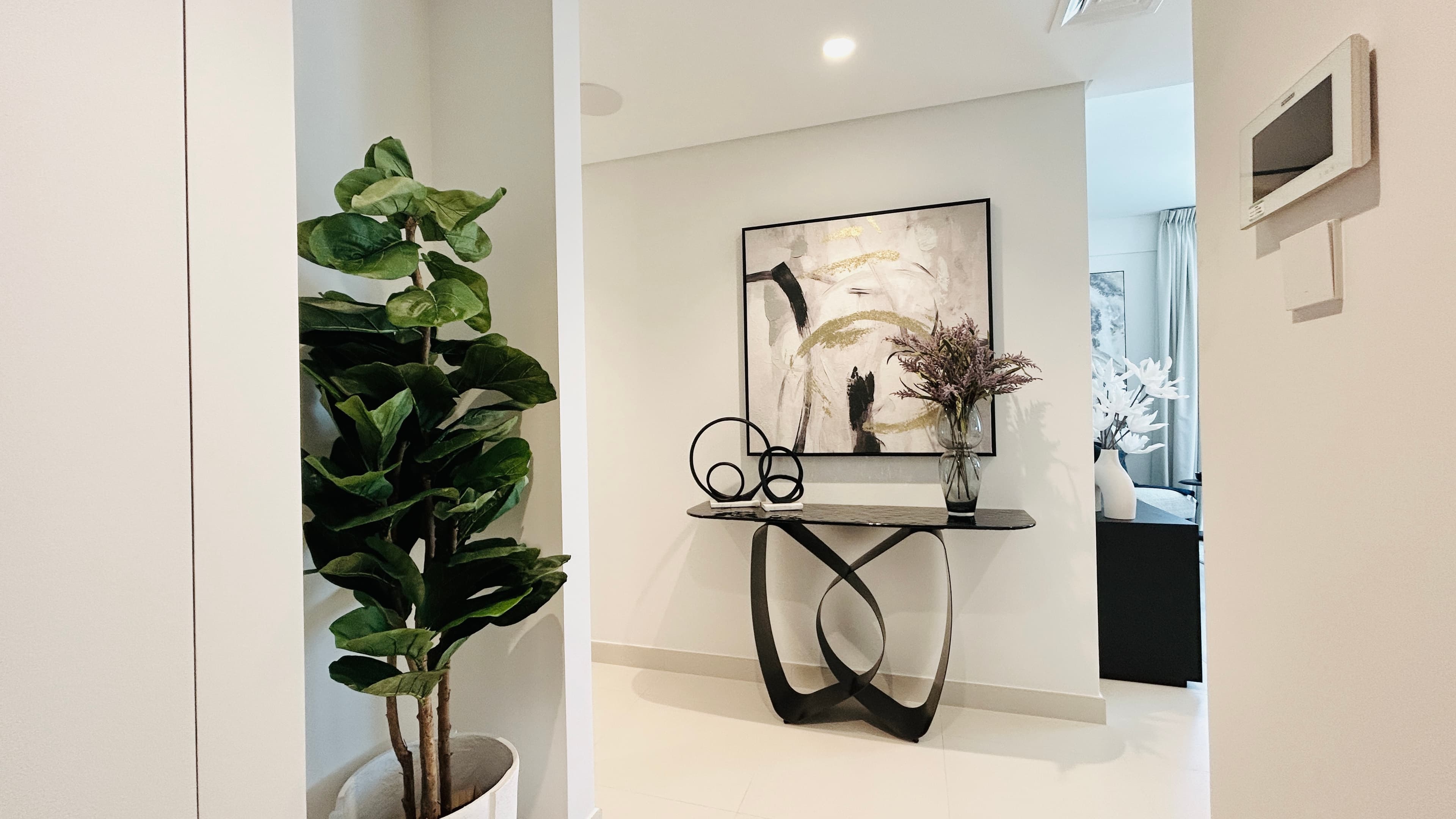 INSTALLMENT PLAN | SPACIOUS ROOMS | BEACHFRONT VIEW