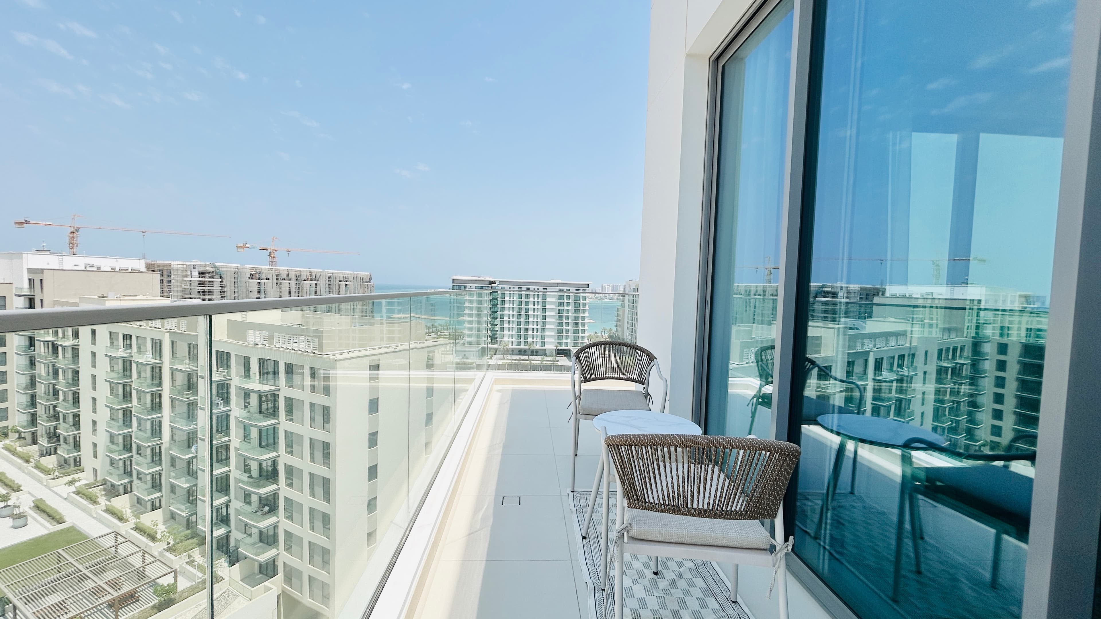 SPACIOUS ROOMS | INSTALLMENT PLAN | BEACHFRONT VIEW