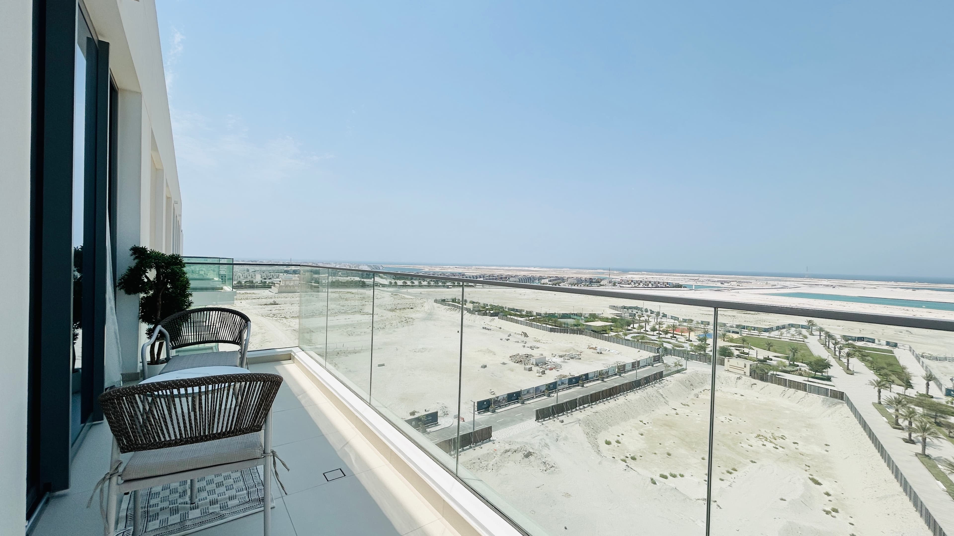 SPACIOUS ROOMS | INSTALLMENT PLAN | BEACHFRONT VIEW