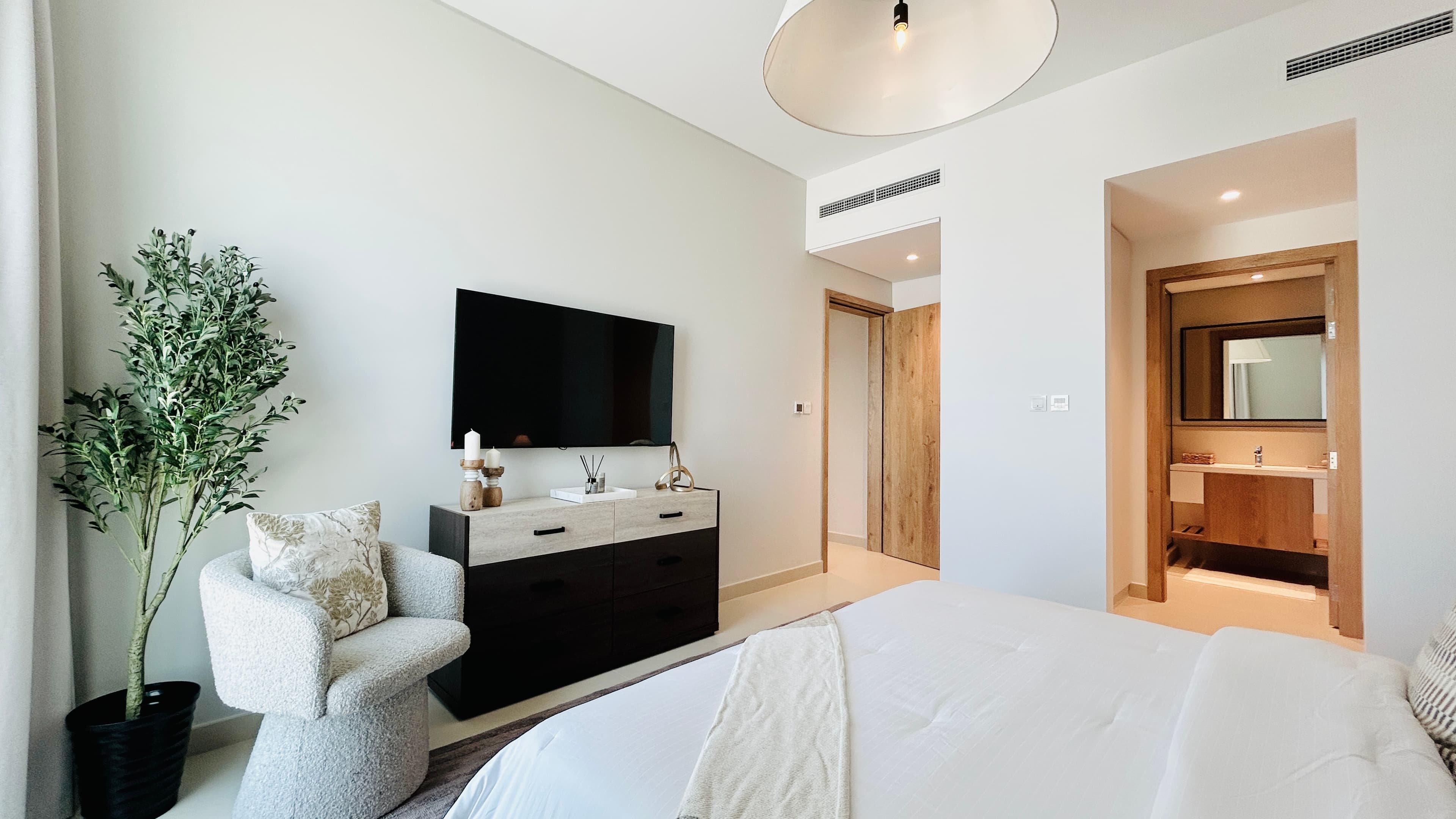 SPACIOUS ROOMS | INSTALLMENT PLAN | BEACHFRONT VIEW