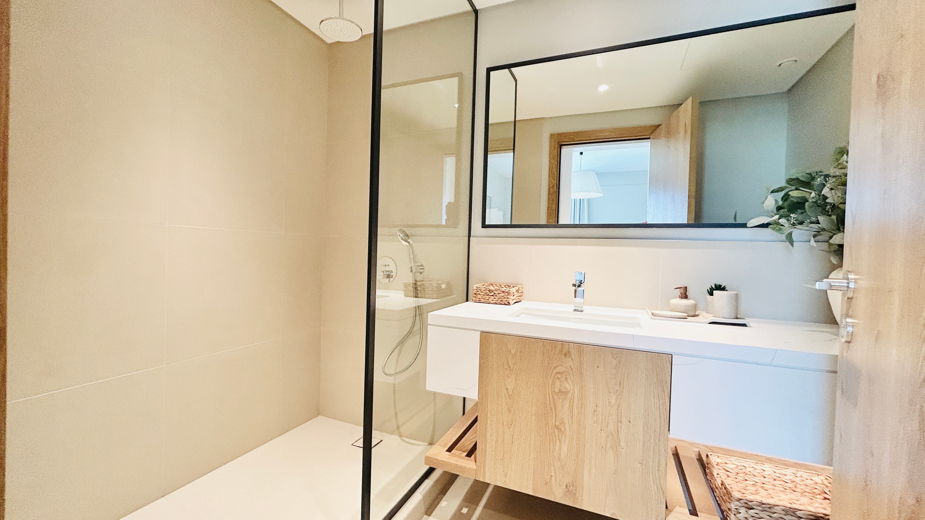 STUNNING VIEWS | INSTALLMENT PLAN | SPACIOUS ROOMS