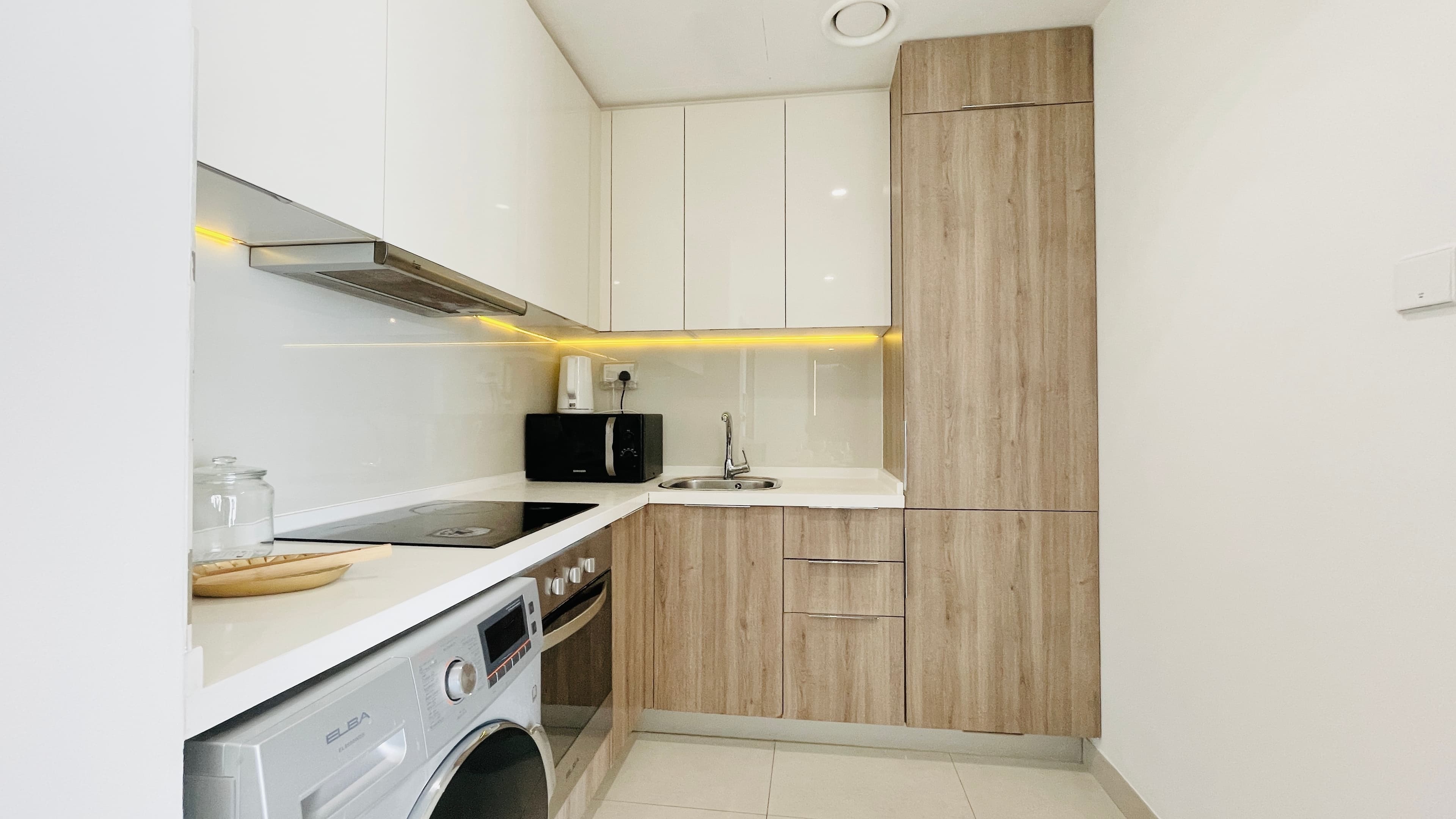 SEAVIEW | SPACIOUS ROOMS | GREAT FACILITIES