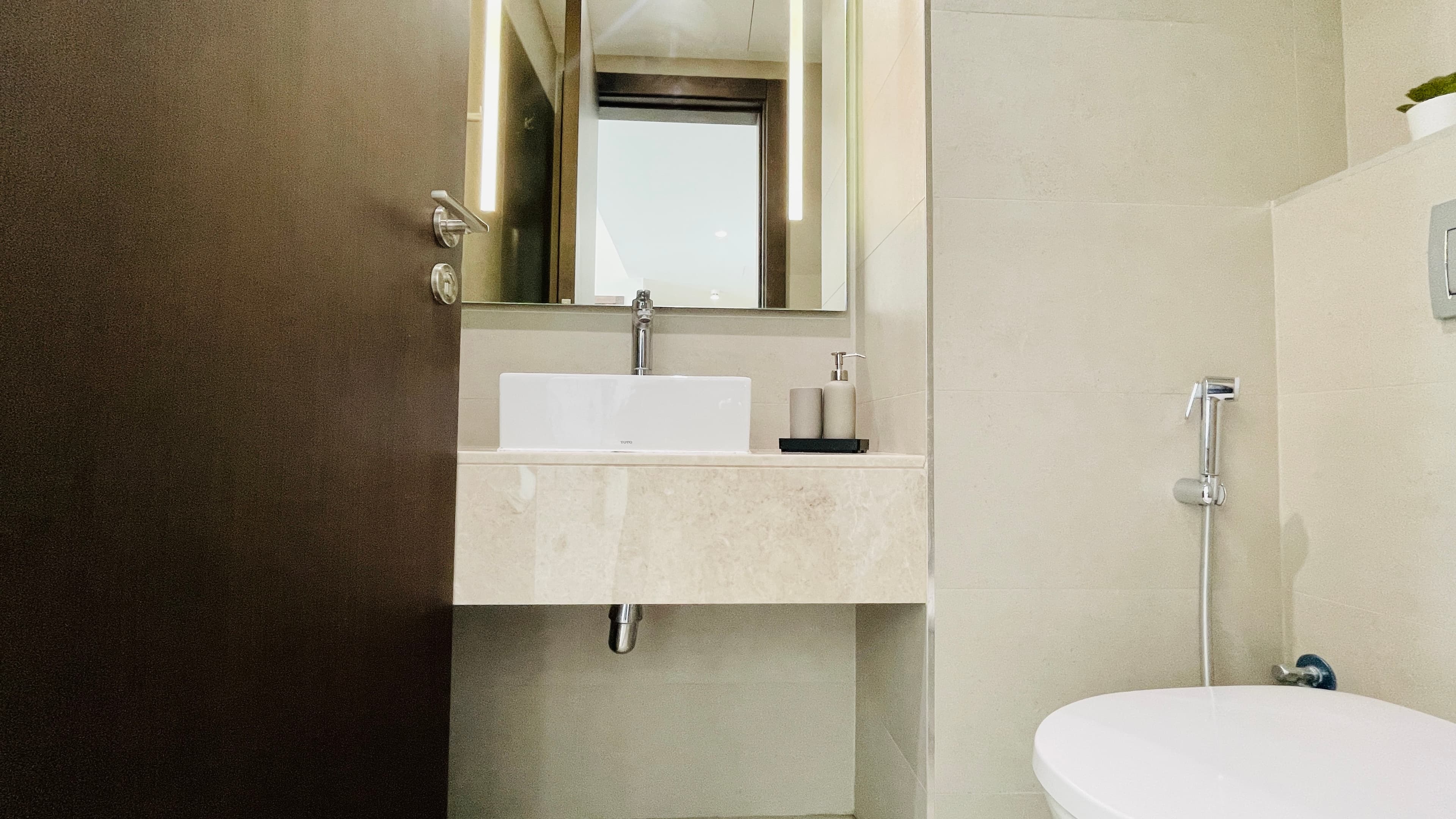 SEAVIEW | SPACIOUS ROOMS | GREAT FACILITIES