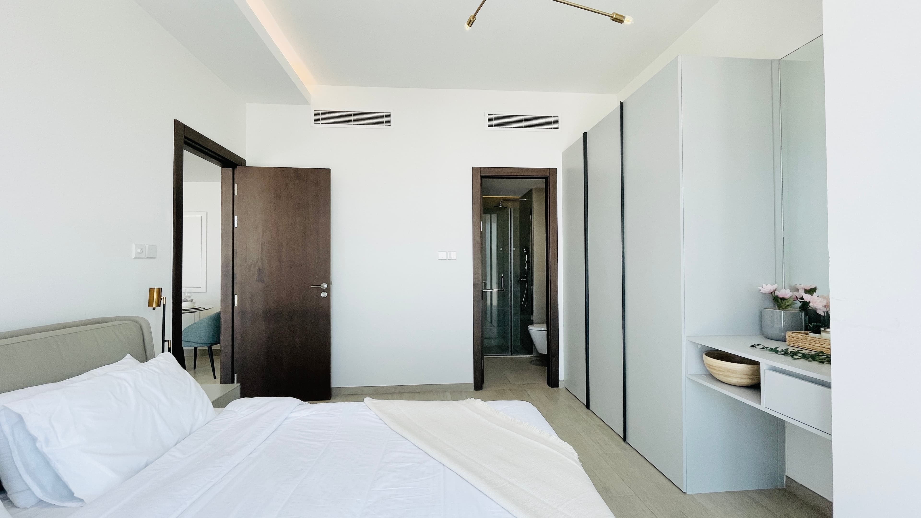 SEAVIEW | SPACIOUS ROOMS | GREAT FACILITIES