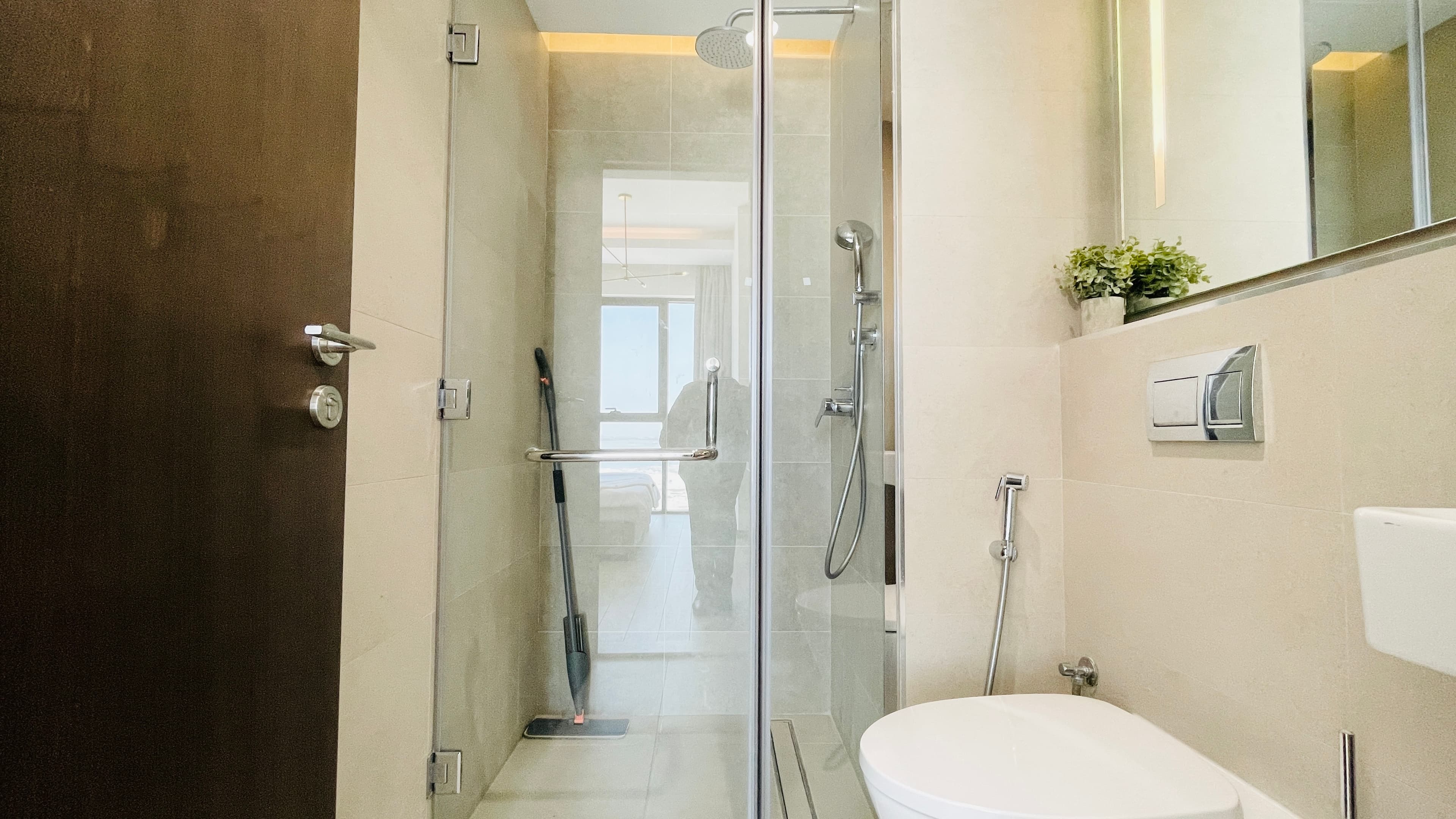 SEAVIEW | SPACIOUS ROOMS | GREAT FACILITIES