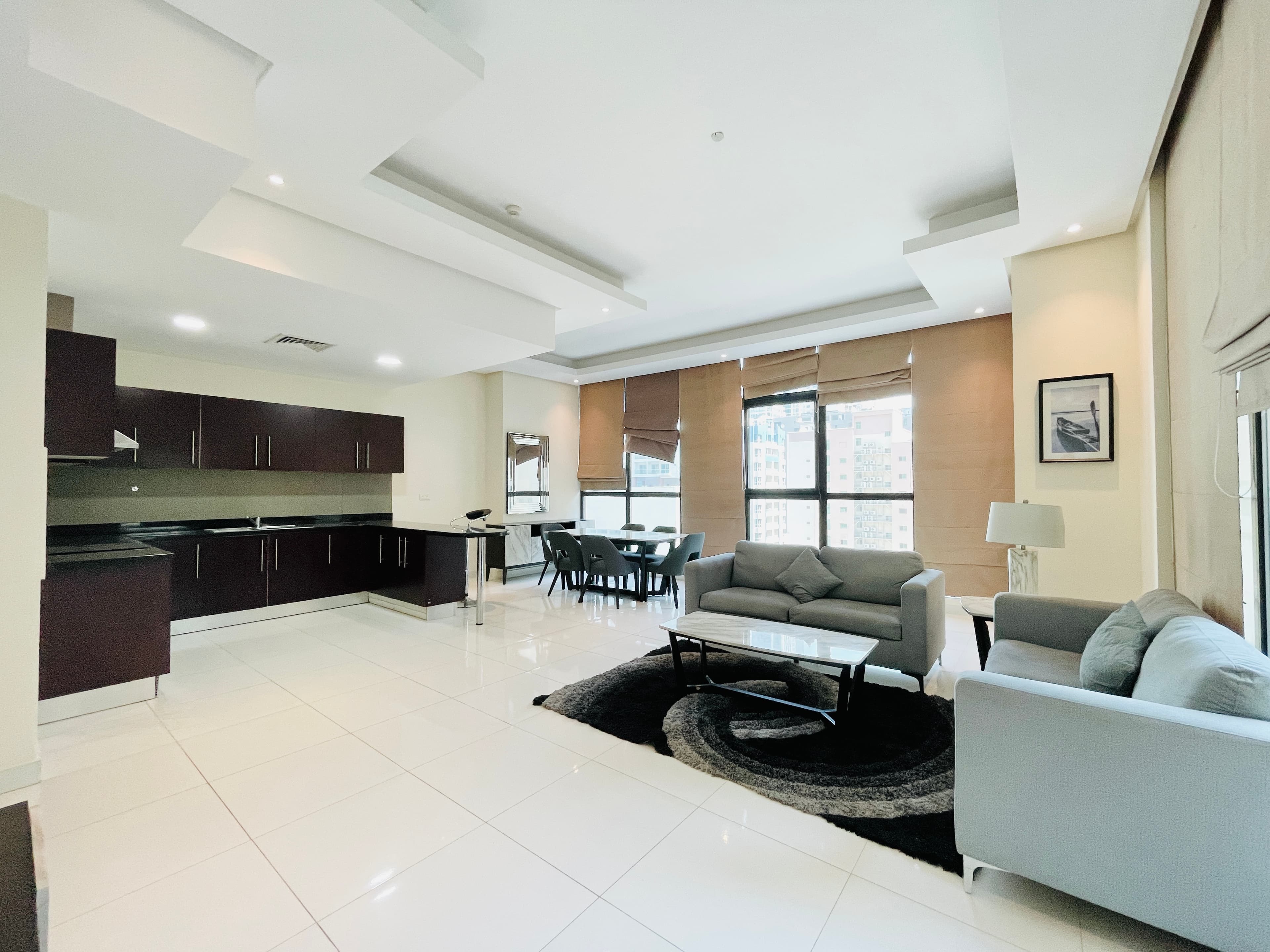 MODERN | SPACIOUS ROOMS | BALCONY | CITYVIEW