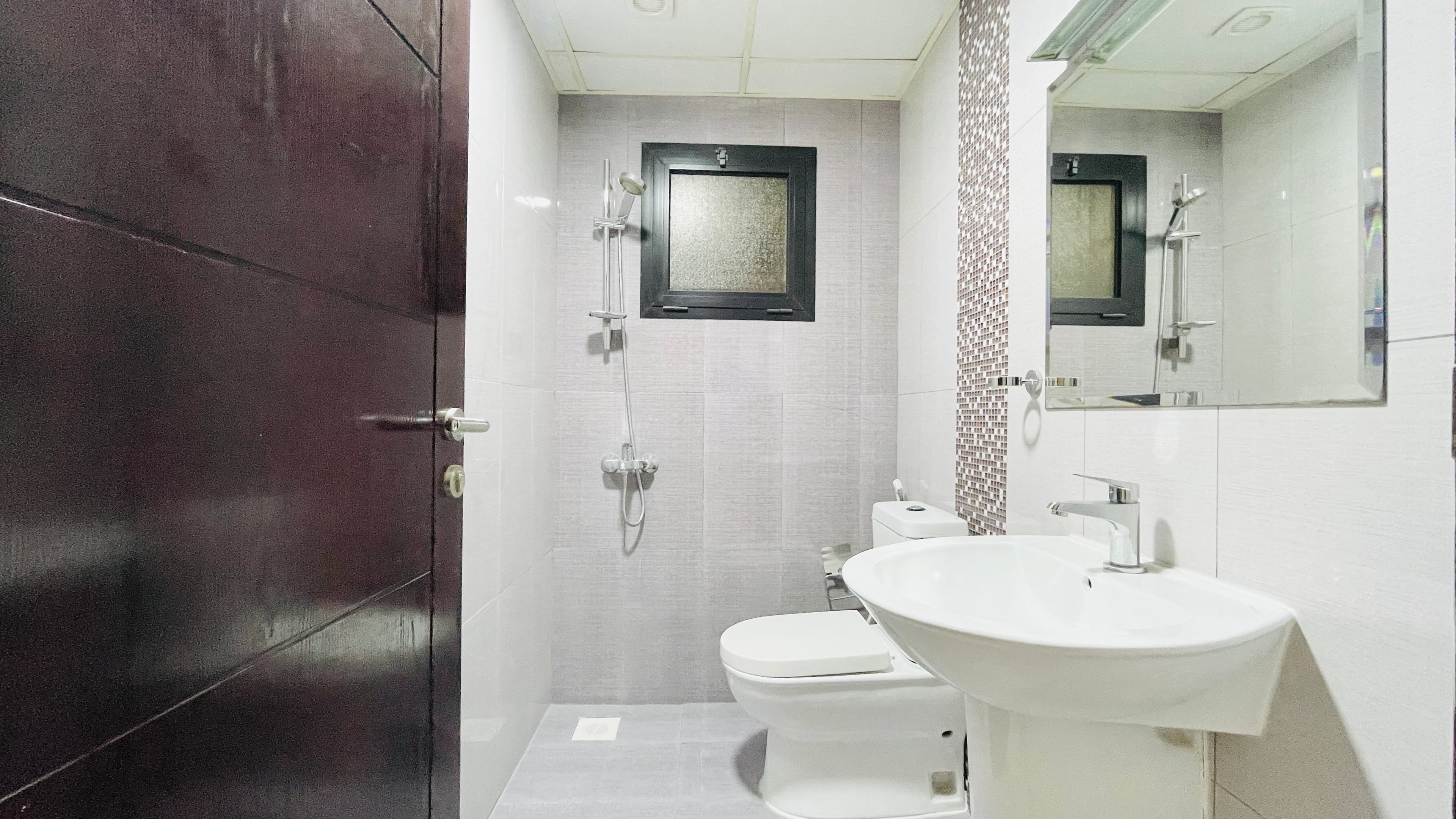 GREAT FACILITIES | SPACIOUS ROOMS | BALCONY | CITYVIEW