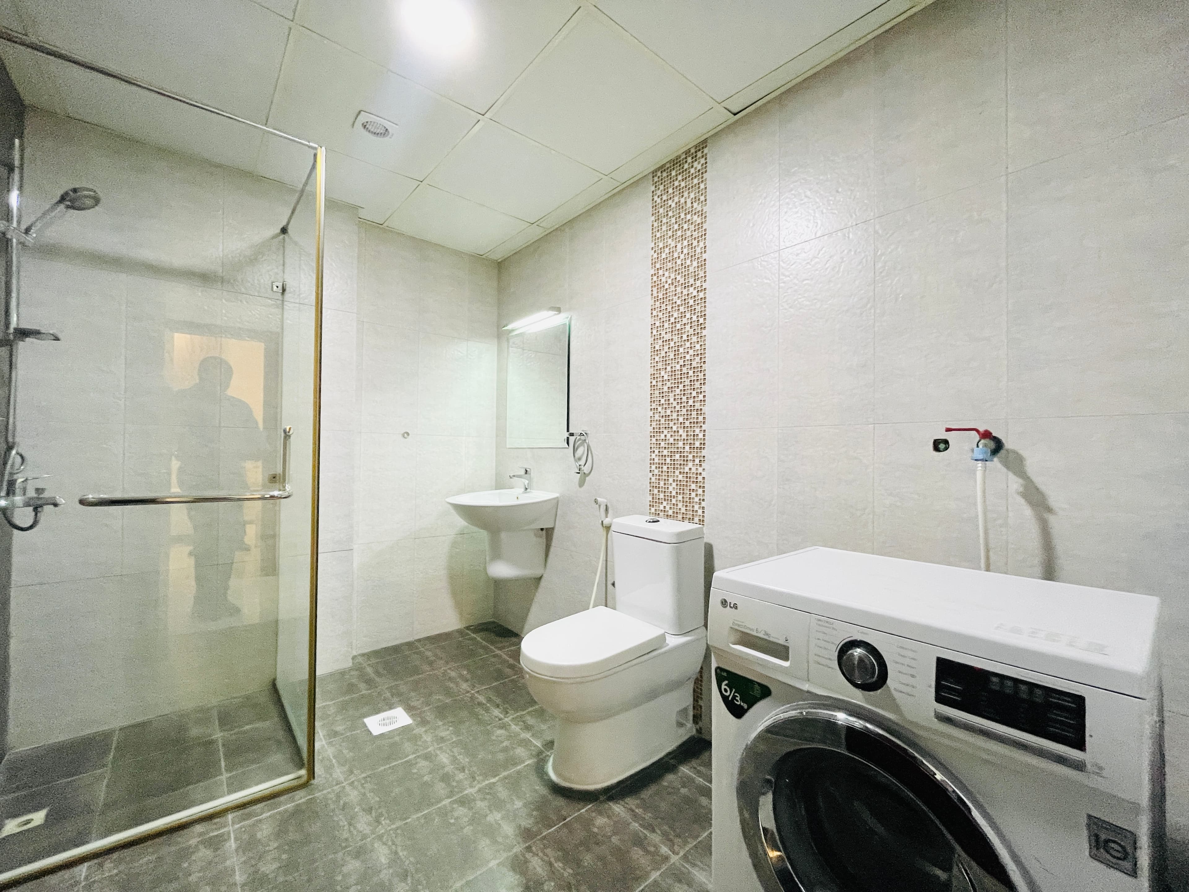 MODERN | SPACIOUS ROOMS | BALCONY | CITYVIEW