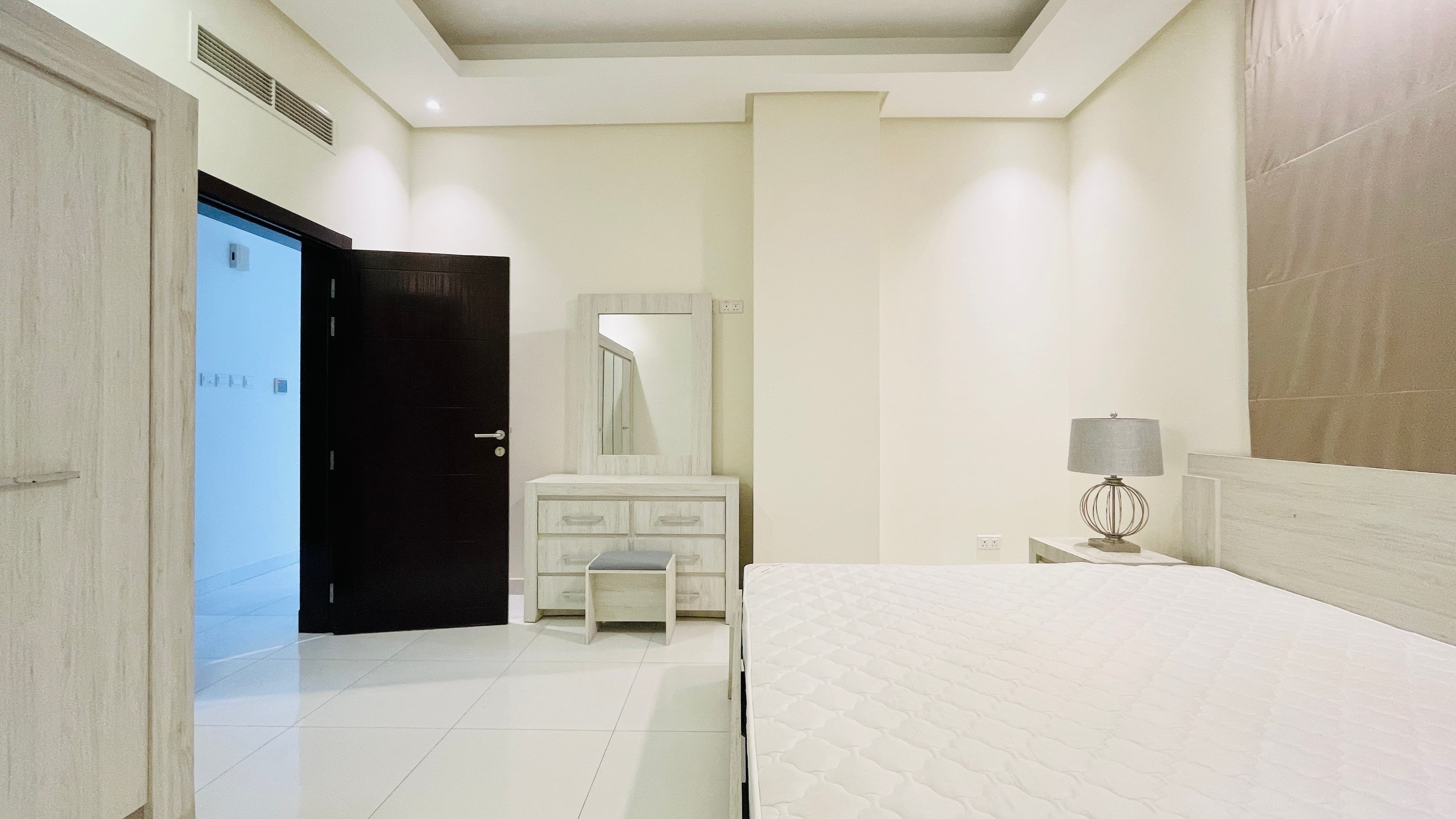 GREAT FACILITIES | SPACIOUS ROOMS | BALCONY | CITYVIEW