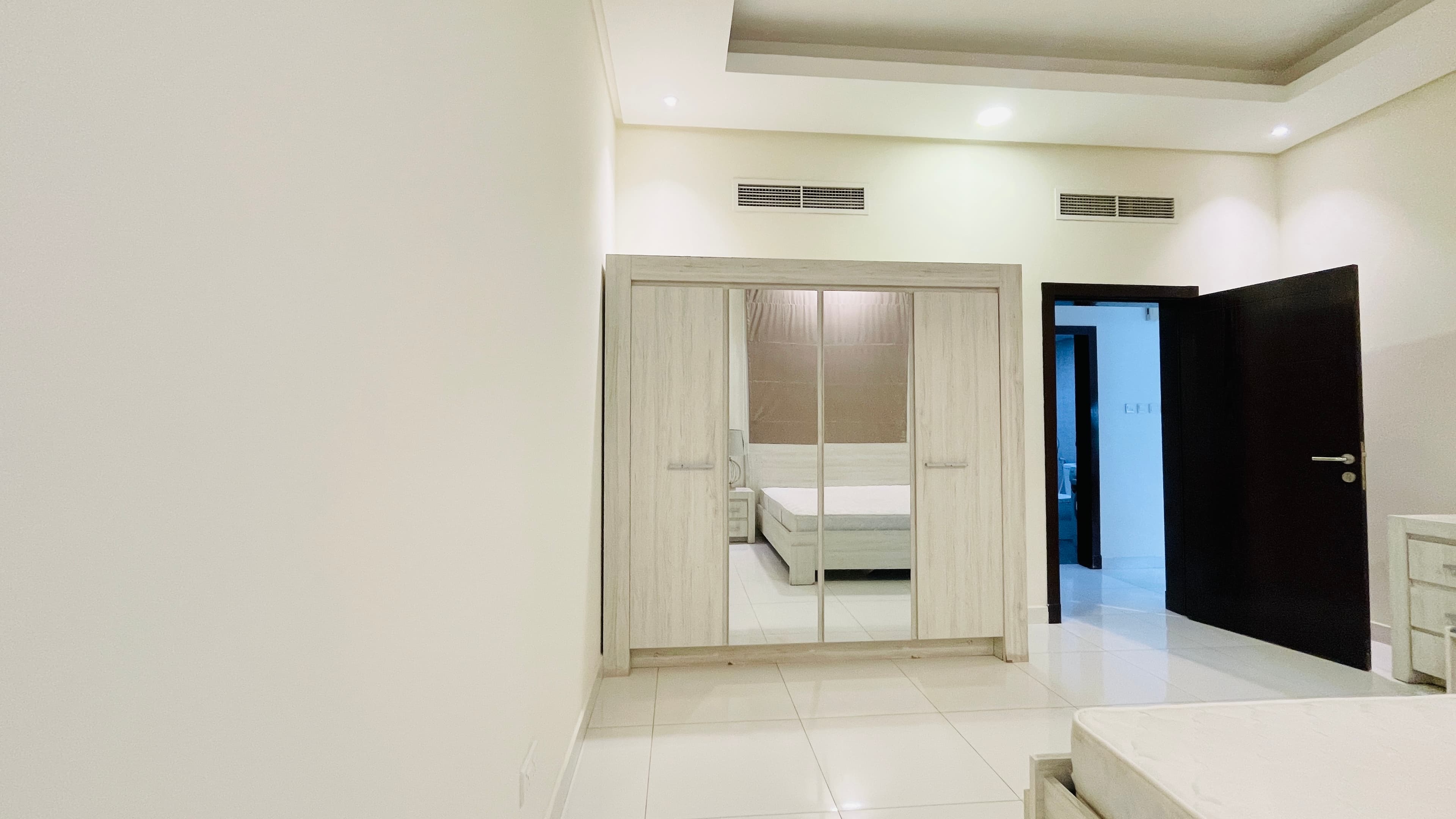 GREAT FACILITIES | SPACIOUS ROOMS | BALCONY | CITYVIEW