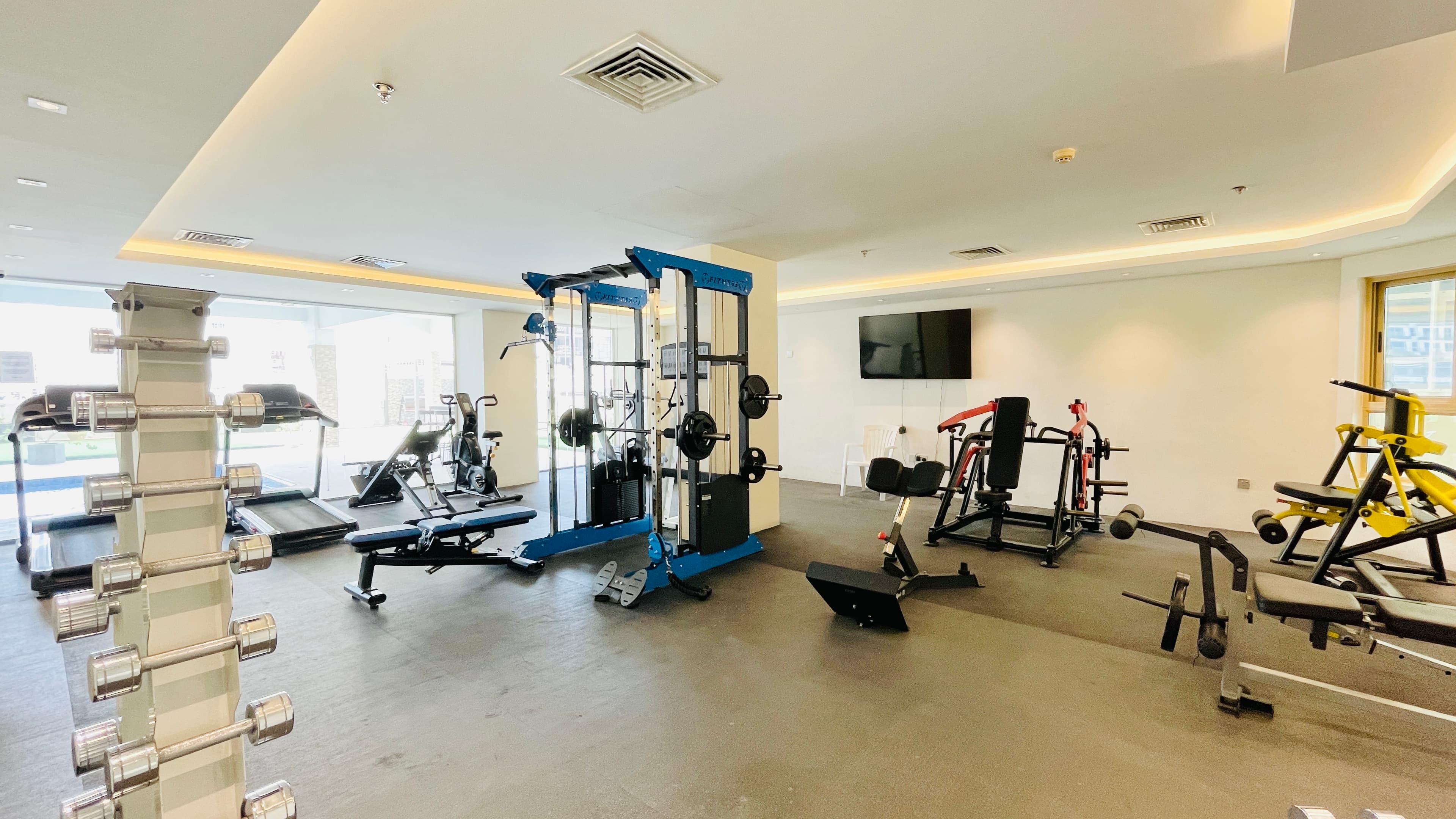 MODERN | SPACIOUS ROOM | GREAT AMENITIES | BALCONY