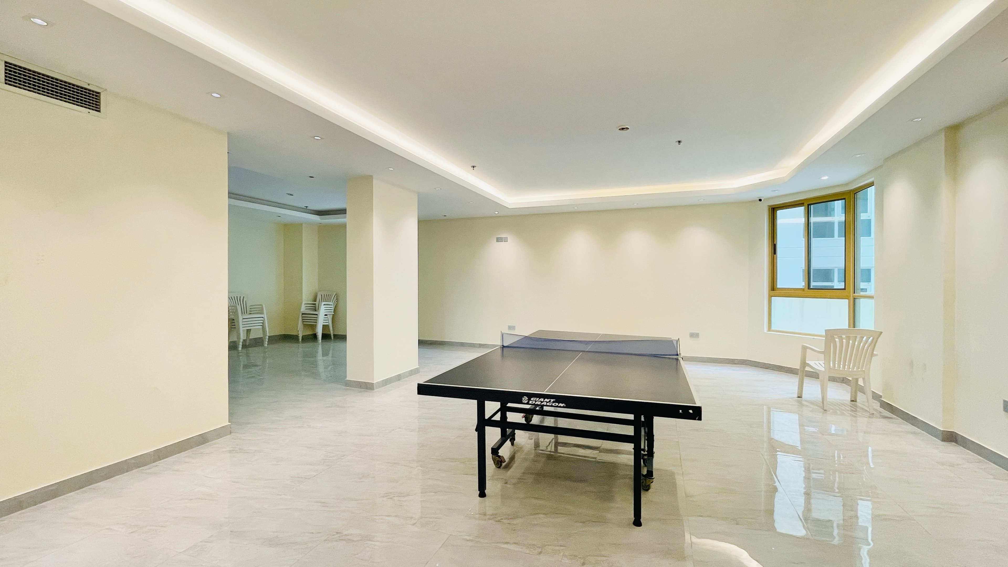MODERN | SPACIOUS ROOM | GREAT AMENITIES | BALCONY