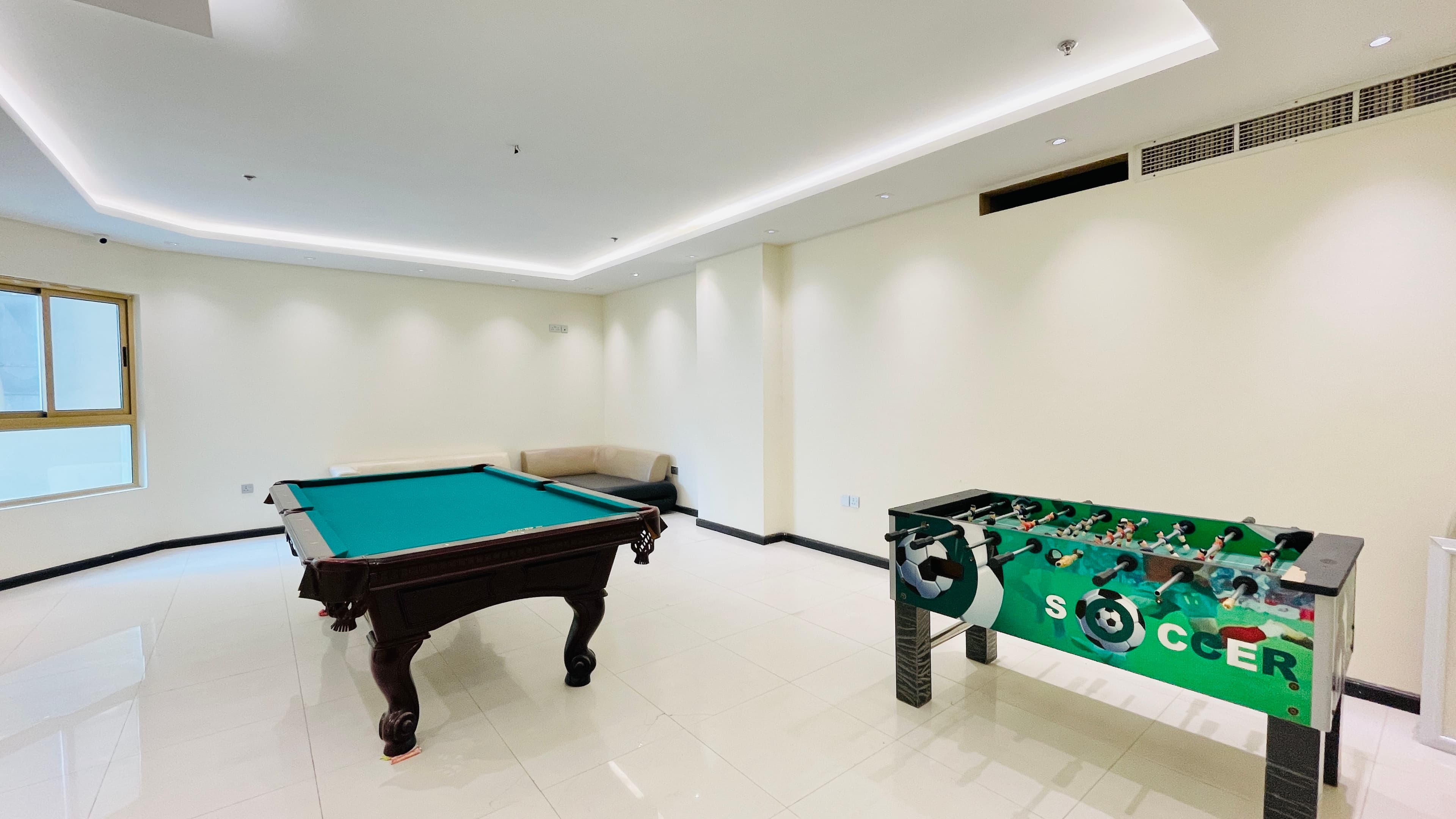 MODERN | SPACIOUS ROOM | GREAT AMENITIES | BALCONY