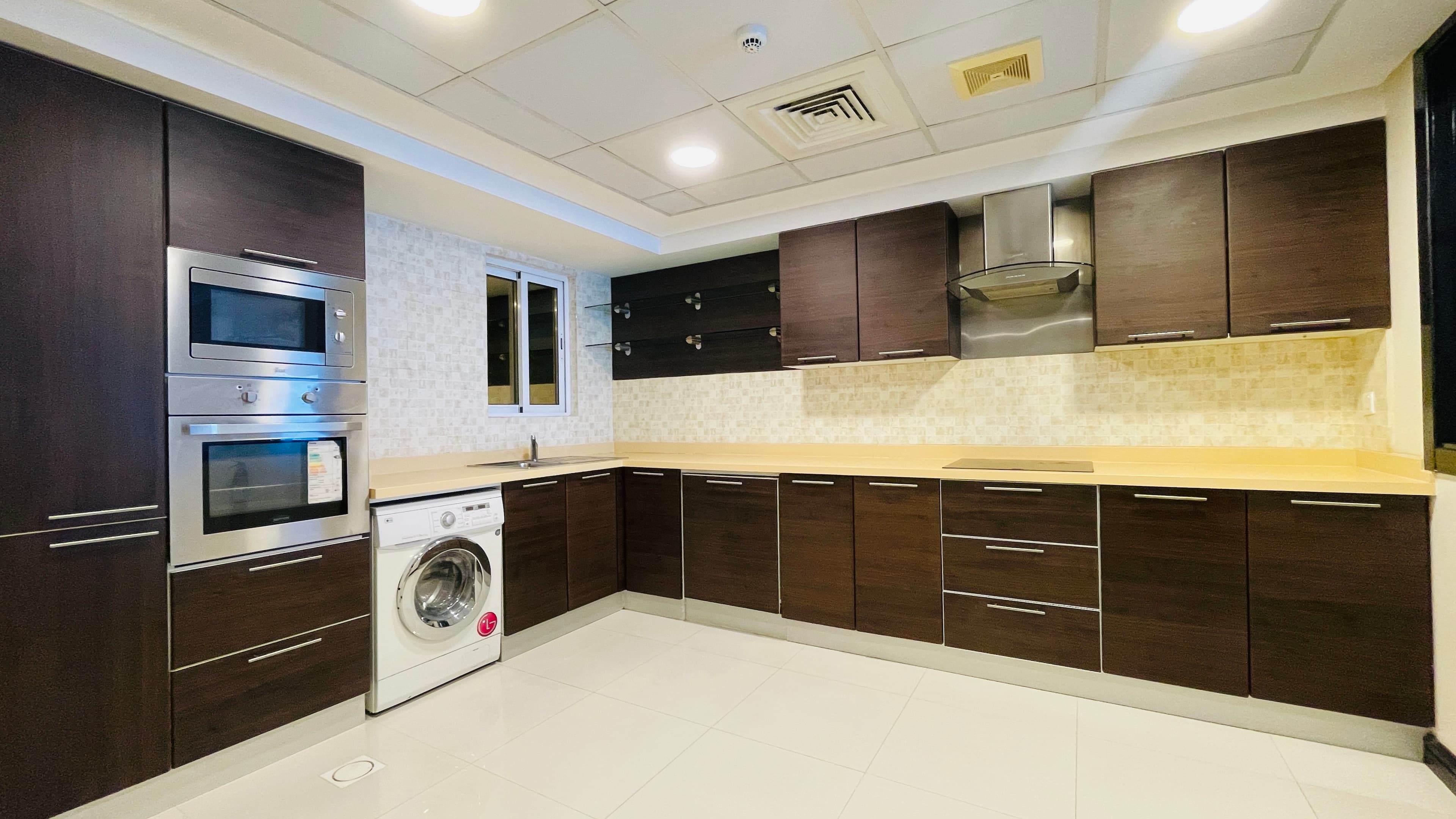 HOUSEKEEPING | MODERN | SPACIOUS ROOMS | GREAT FACILITIES