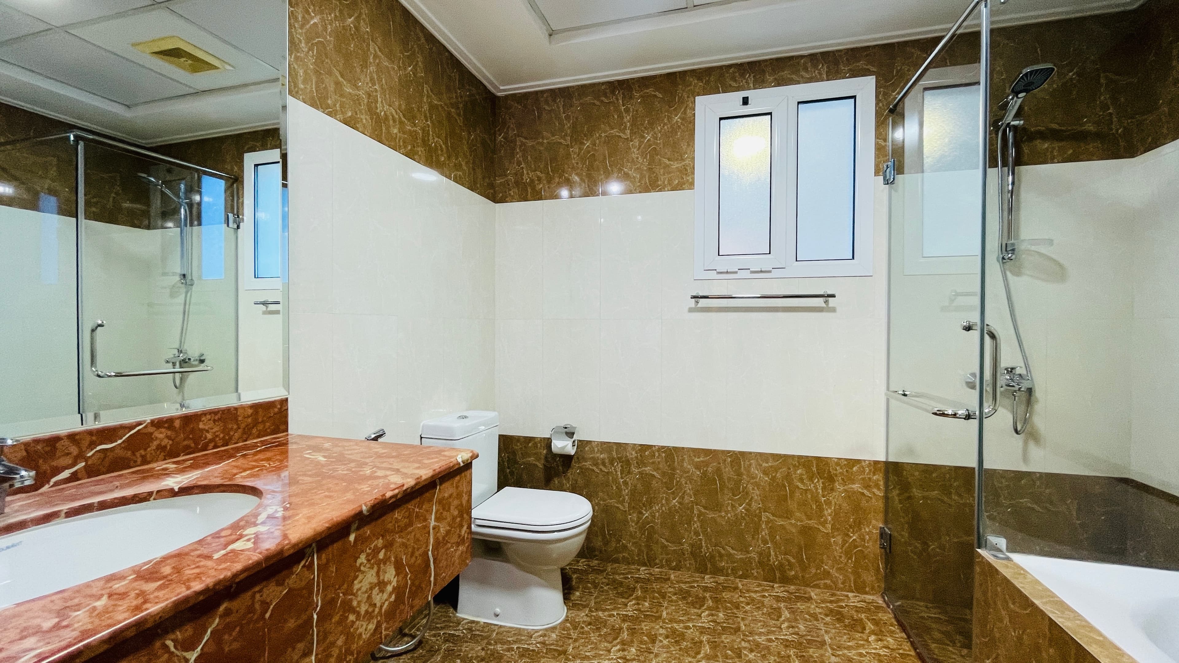 HOUSEKEEPING | MODERN | SPACIOUS ROOMS | GREAT FACILITIES