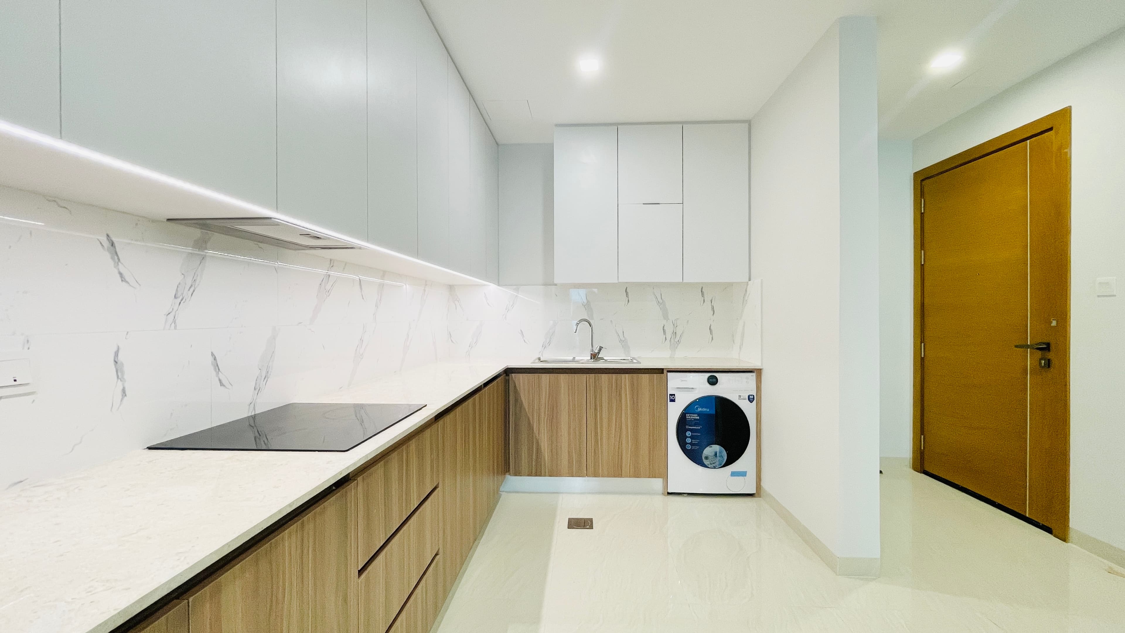 HOUSEKEEPING | SPACIOUS ROOMS | BALCONY | GREAT FACILITIES
