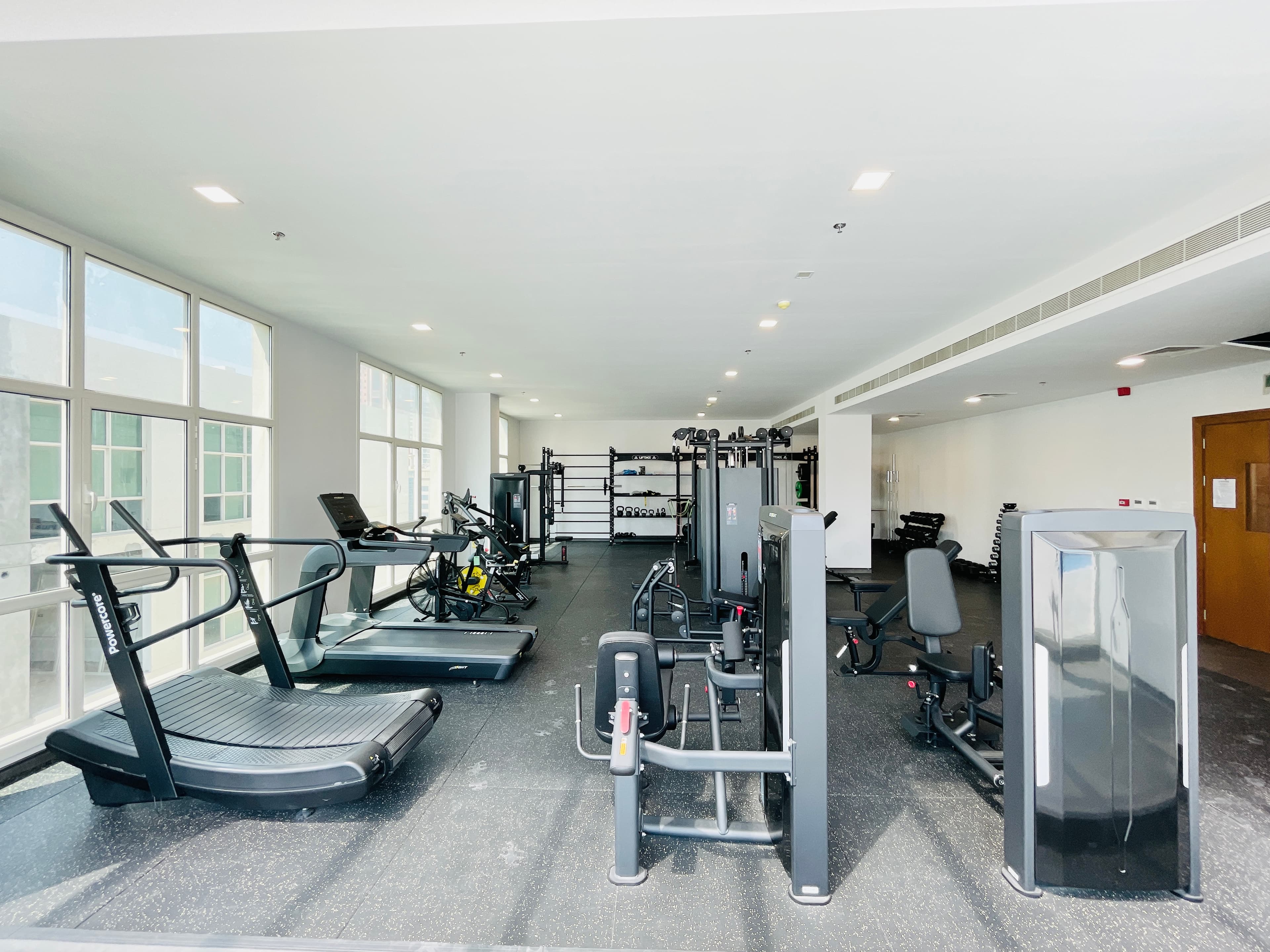 BRAND NEW | HOUSEKEEPING | SPACIOUS ROOMS | BALCONY