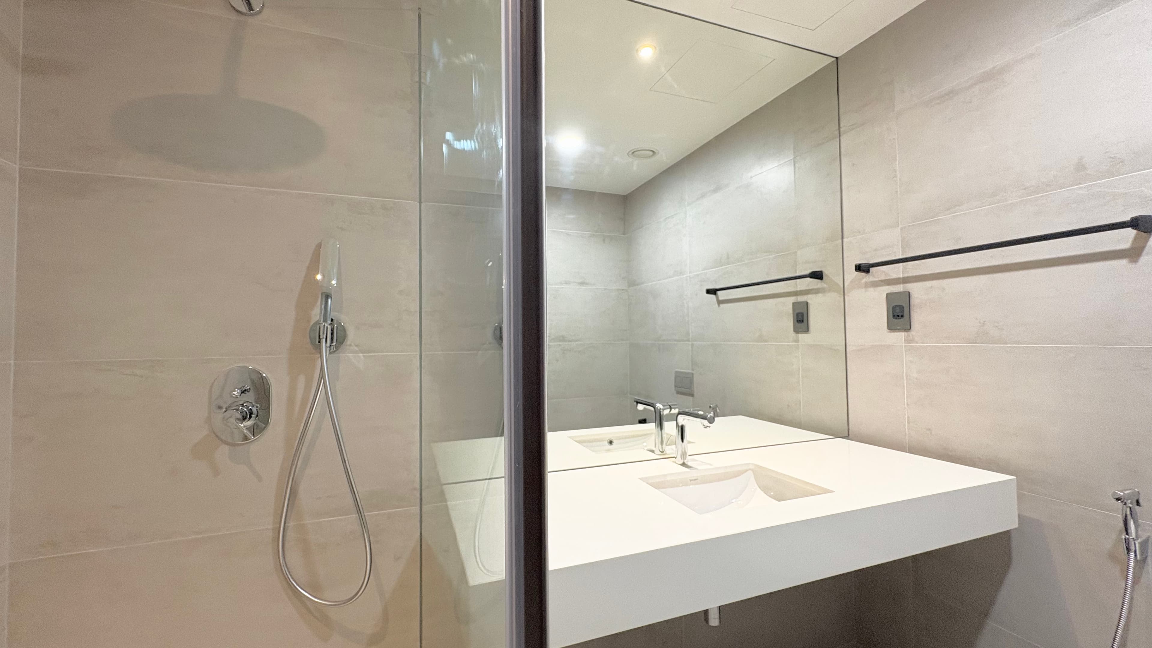 Luxury 2-Bedroom Apartment | Full Sea & Harbor View | 5-Star Living