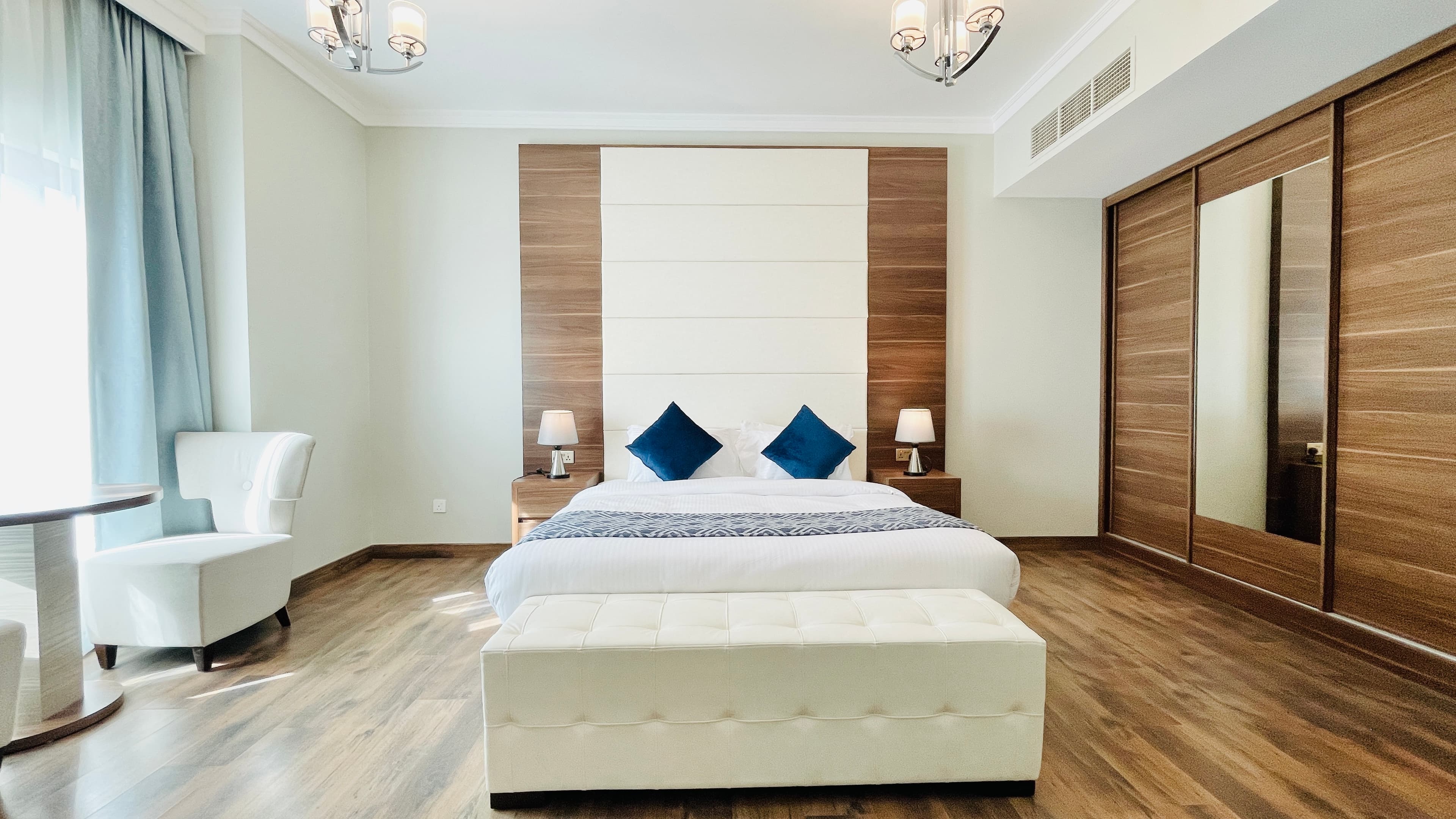 PRIVATE POOL | BIG TERRACE | SPACIOUS ROOMS | GARAGE