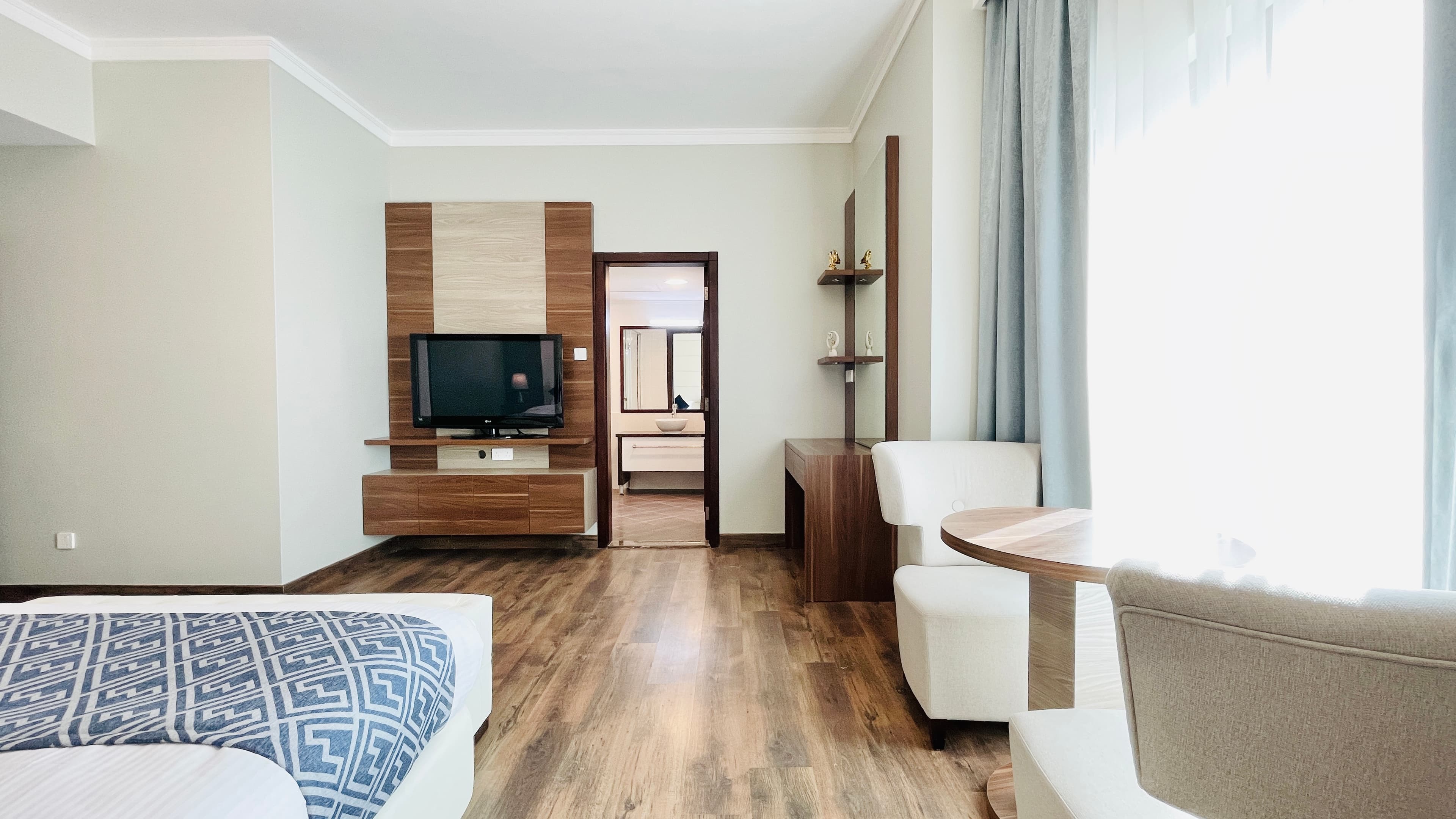 PRIVATE POOL | BIG TERRACE | SPACIOUS ROOMS | GARAGE