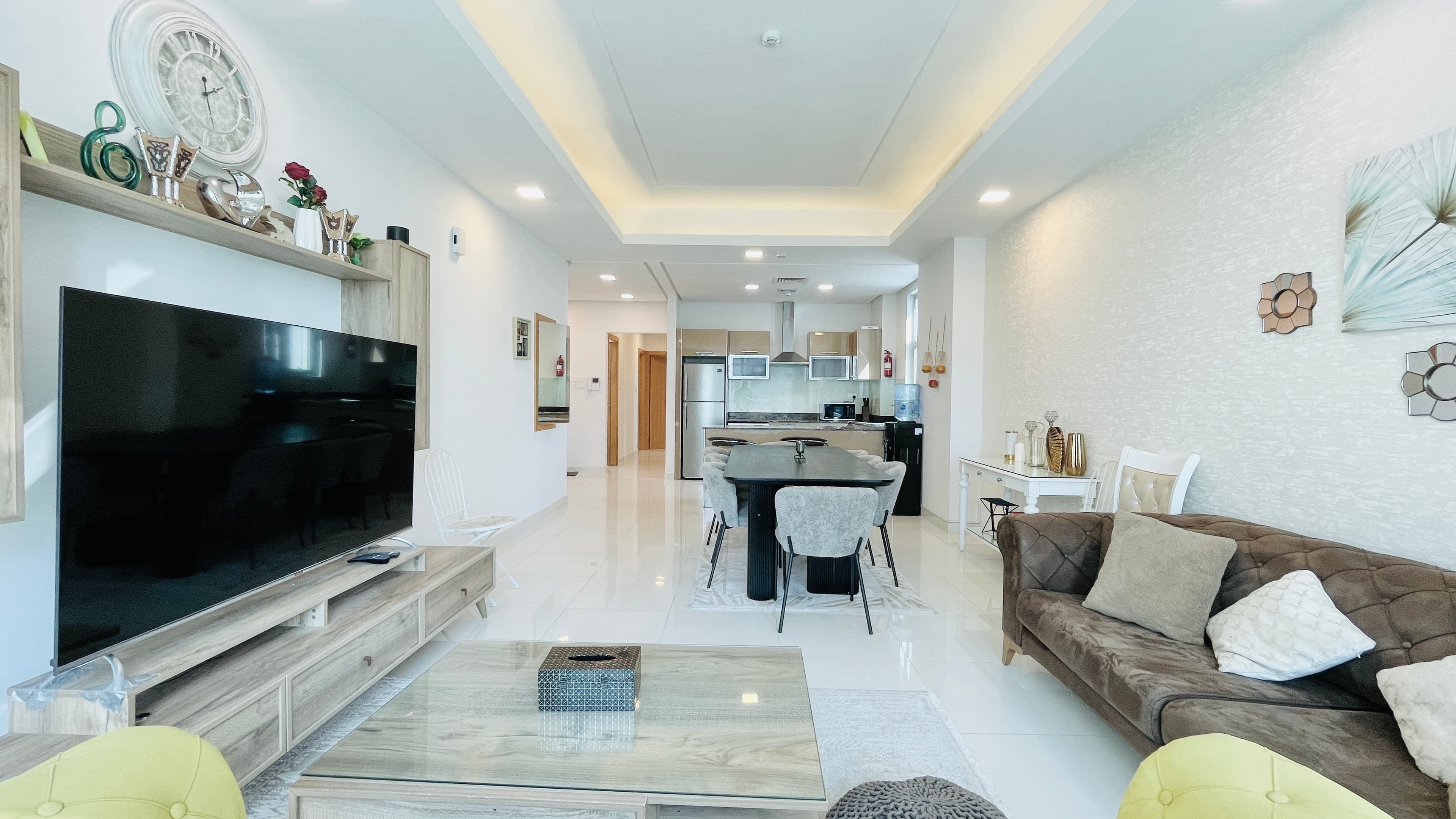 MODERN | SPACIOUS ROOMS | BALCONY | CITY VIEW