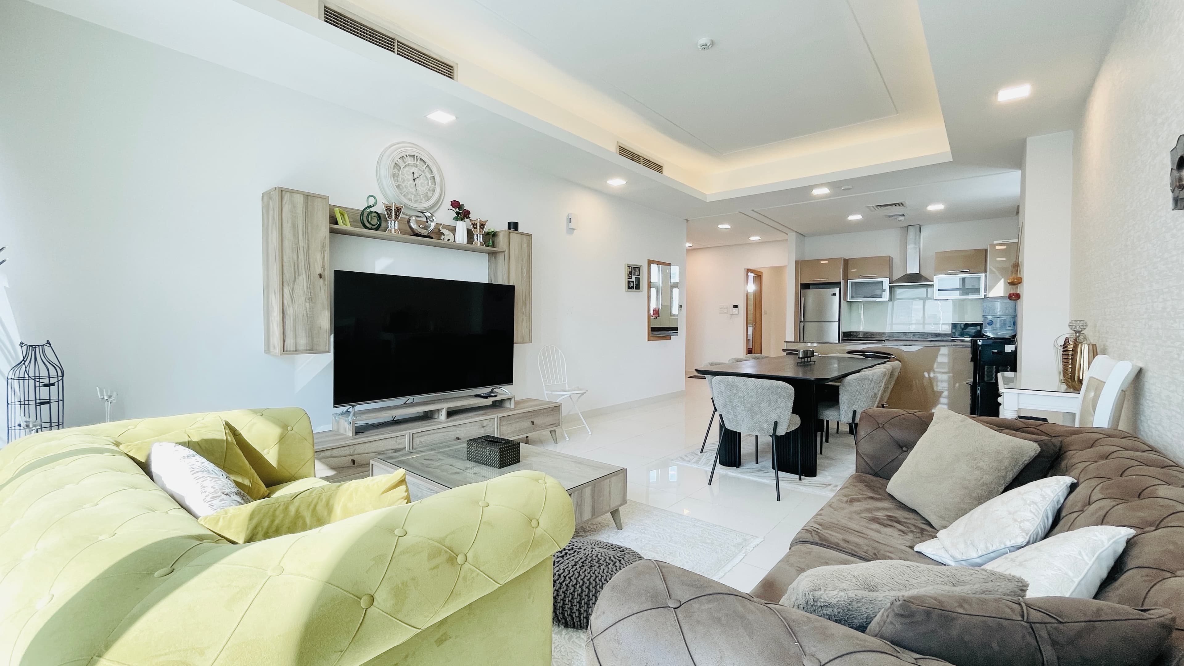 MODERN | SPACIOUS ROOMS | BALCONY | CITY VIEW