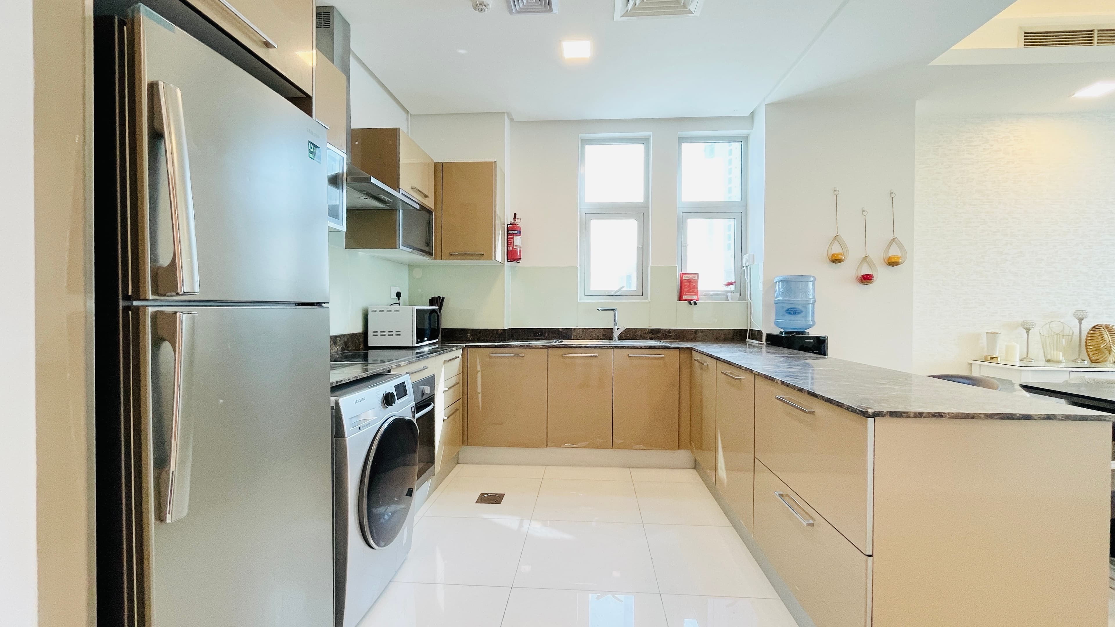 MODERN | SPACIOUS ROOMS | BALCONY | CITY VIEW