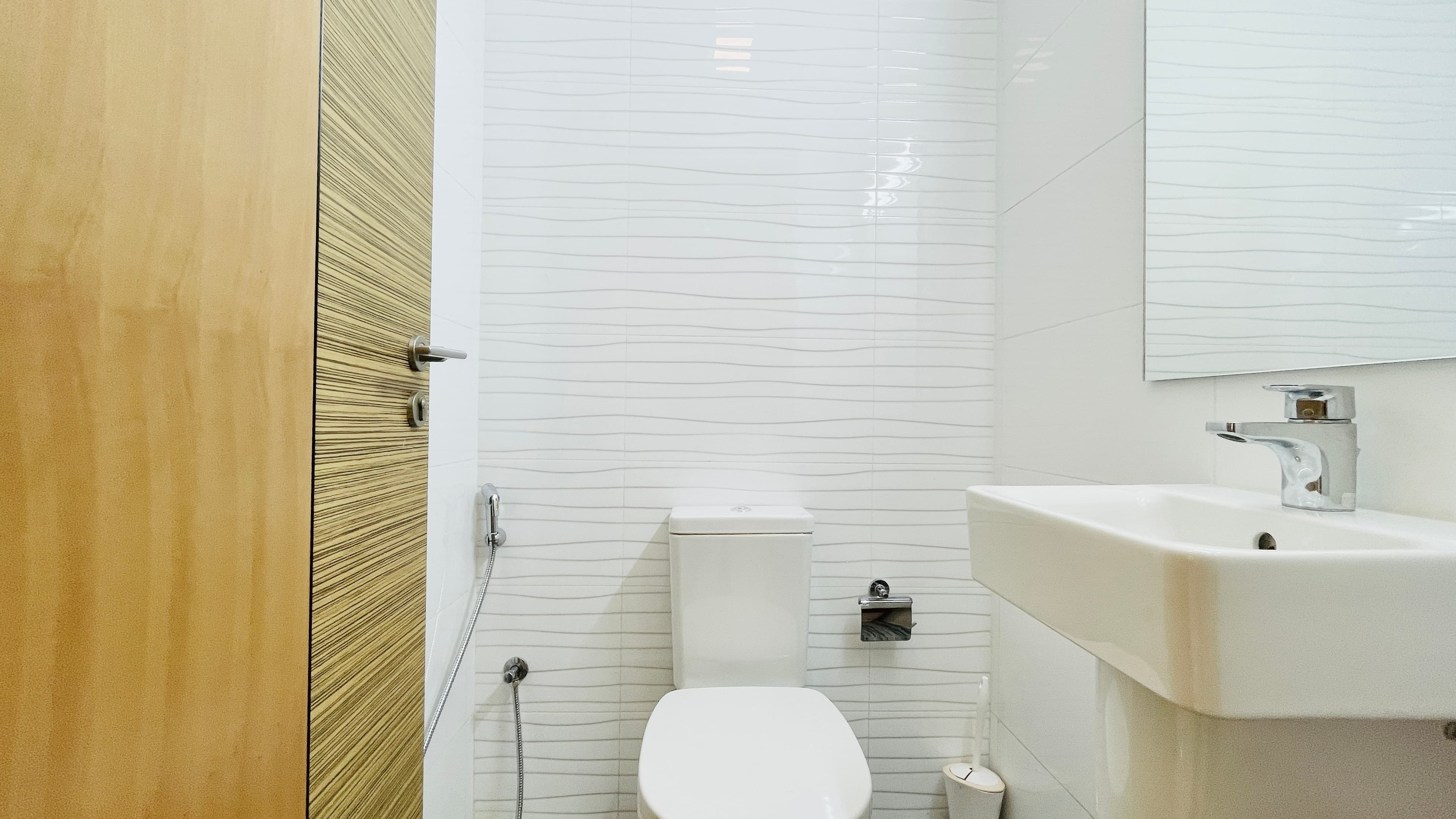 MODERN | SPACIOUS ROOMS | BALCONY | CITY VIEW