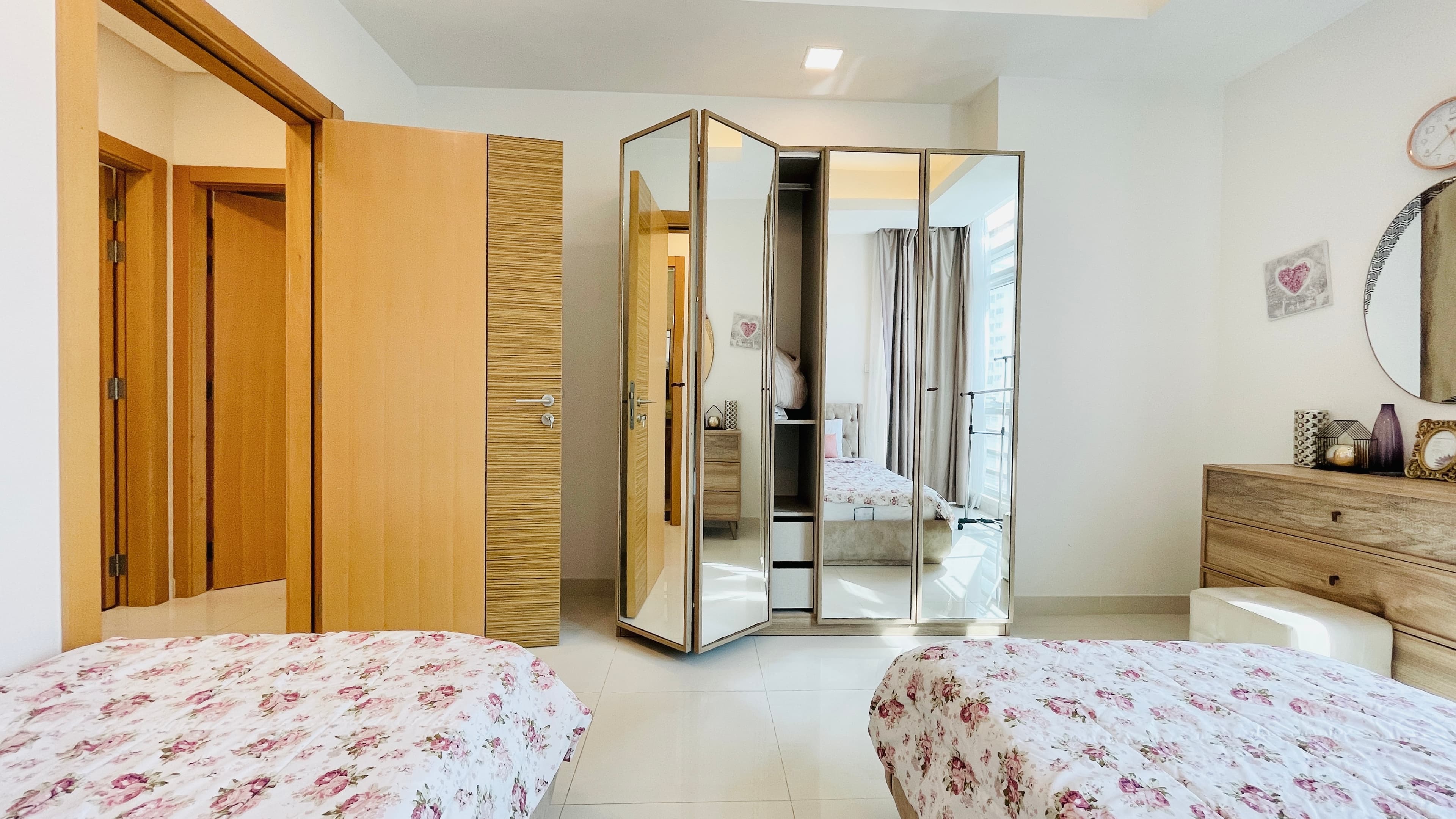 MODERN | SPACIOUS ROOMS | BALCONY | CITY VIEW