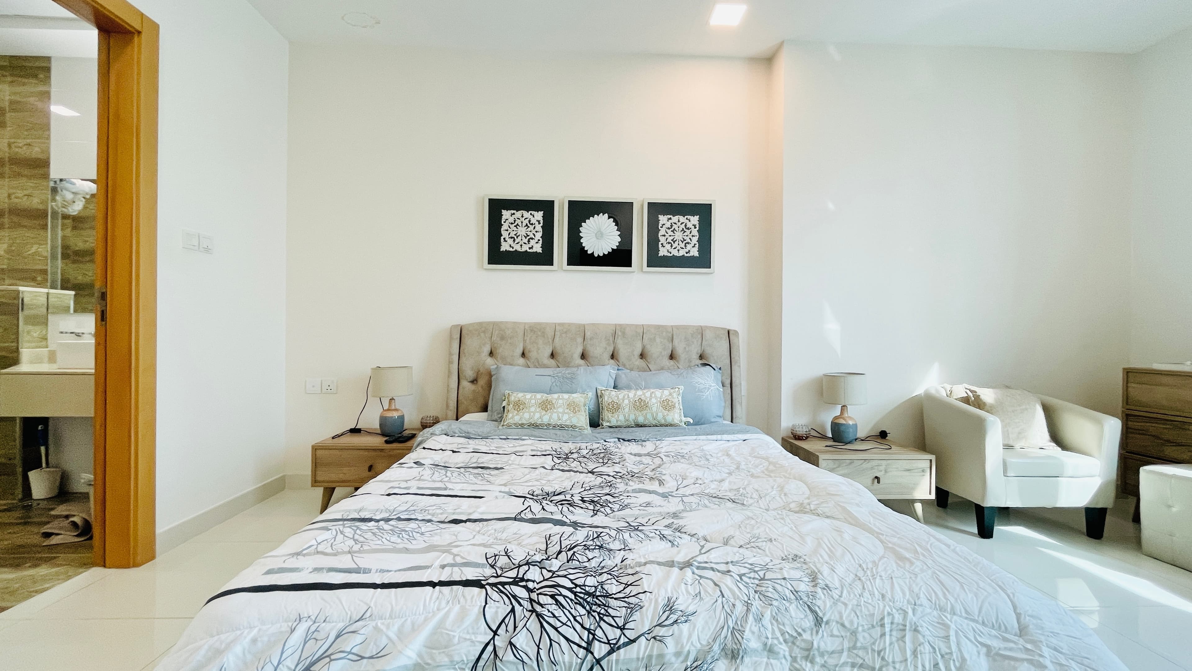 MODERN | SPACIOUS ROOMS | BALCONY | CITY VIEW