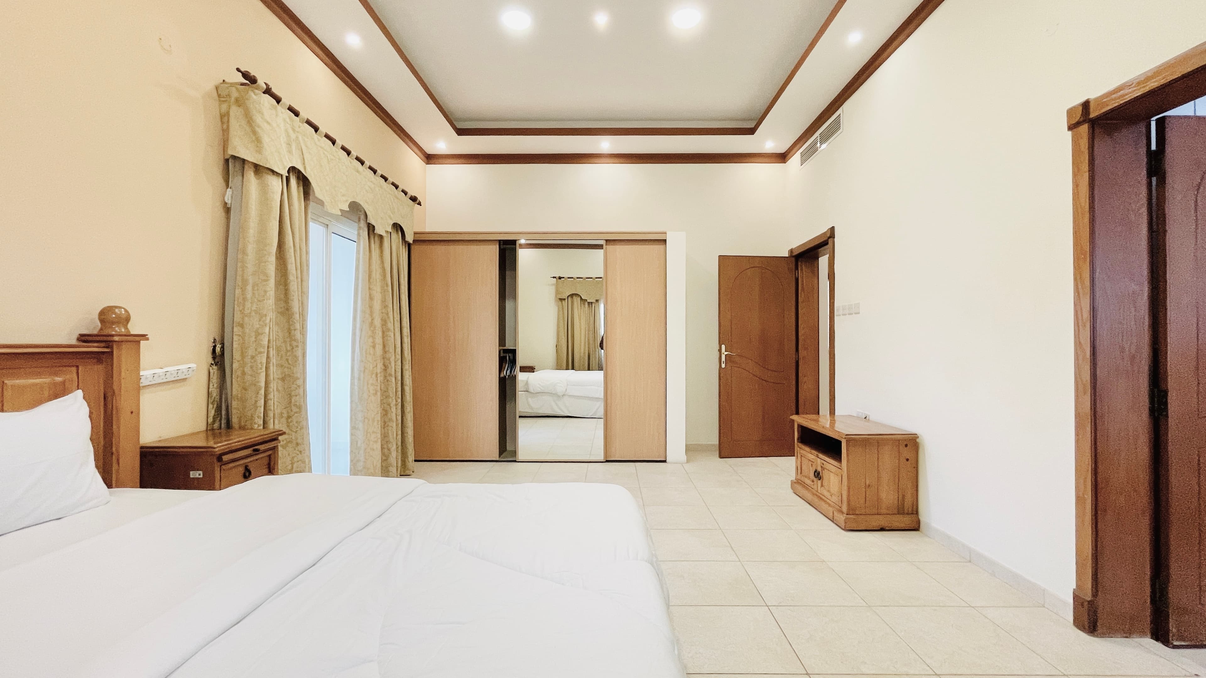 BALCONY | SPACIOUS ROOMS | FACILITIES | INCLUSIVE EWA