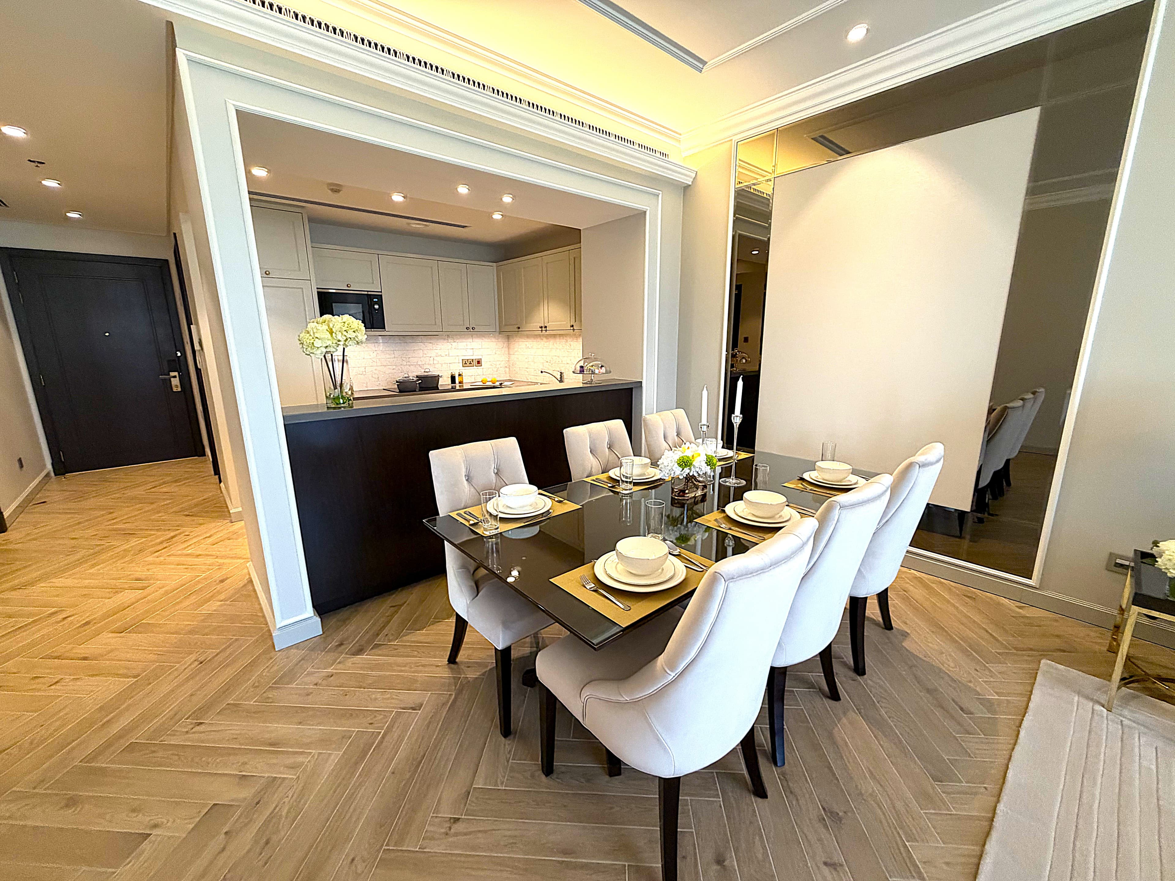 Brand New Chic Apartment – Balcony, Navy Approved