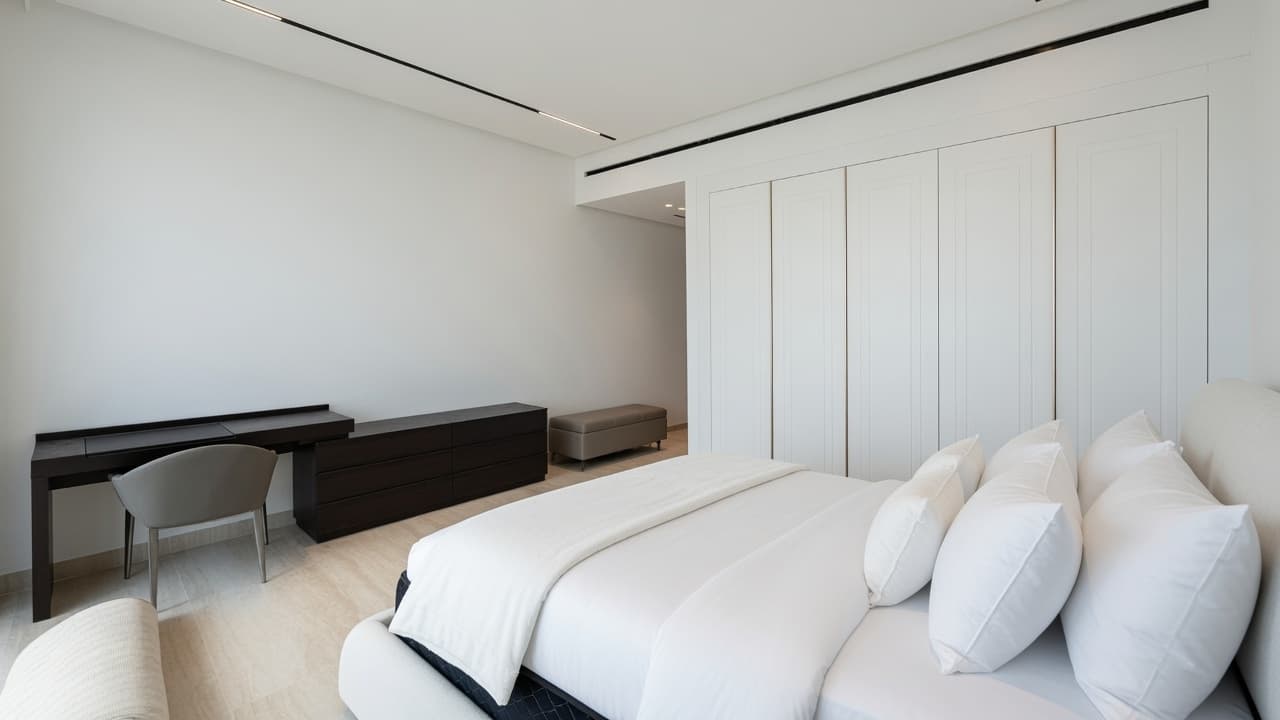 Spacious | Private Terrace | Modern | Beach View